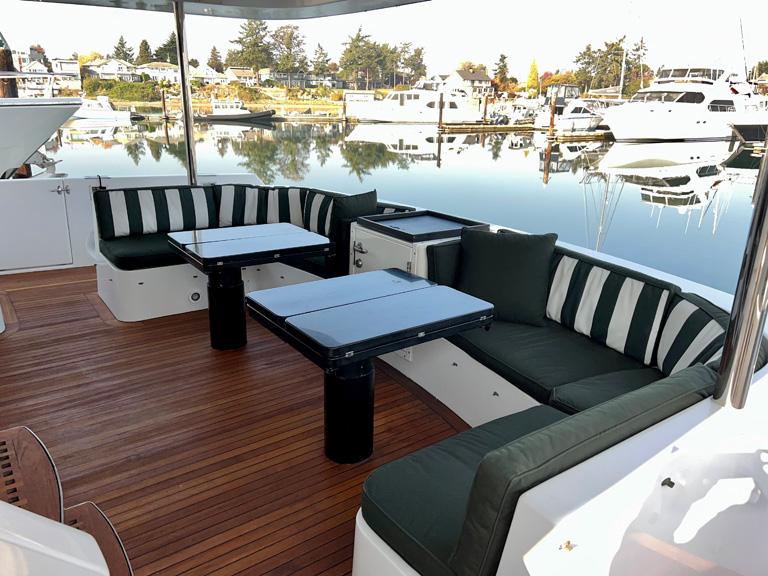 2000 Queenship Caribe Series #TBBH301M0 inventory image at Sun Country Yachts, South Lake Union (Seattle) 2000 Queenship Caribe Series #TBBH301M0 inventory image at Sun Country Yachts, South Lake Union (Seattle)