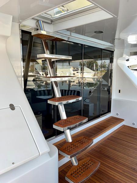 2000 Queenship Caribe Series #TBBH301M0 inventory image at Sun Country Yachts, South Lake Union (Seattle) 2000 Queenship Caribe Series #TBBH301M0 inventory image at Sun Country Yachts, South Lake Union (Seattle)