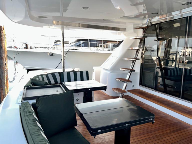 2000 Queenship Caribe Series #TBBH301M0 inventory image at Sun Country Yachts, South Lake Union (Seattle) 2000 Queenship Caribe Series #TBBH301M0 inventory image at Sun Country Yachts, South Lake Union (Seattle)
