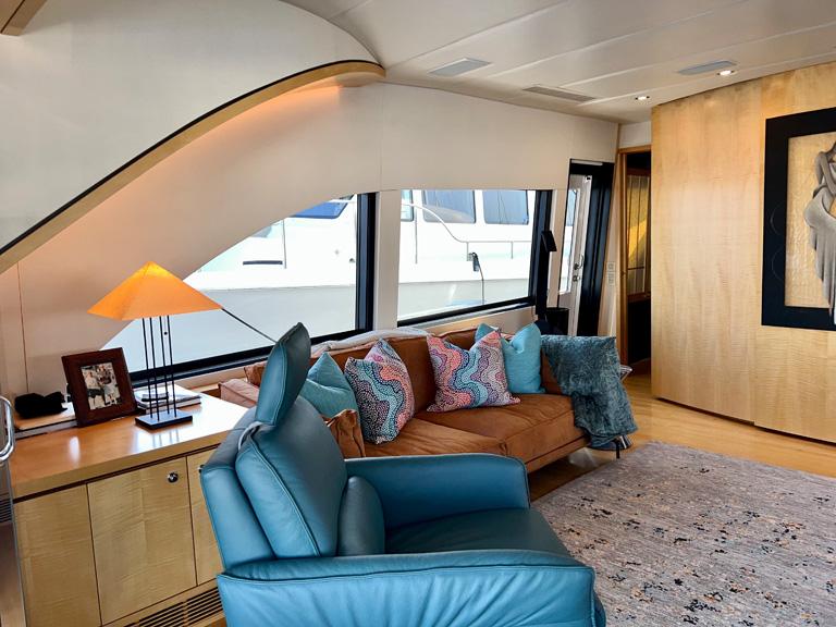 2000 Queenship Caribe Series #TBBH301M0 inventory image at Sun Country Yachts, South Lake Union (Seattle) 2000 Queenship Caribe Series #TBBH301M0 inventory image at Sun Country Yachts, South Lake Union (Seattle)