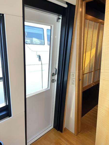 2000 Queenship Caribe Series #TBBH301M0 inventory image at Sun Country Yachts, South Lake Union (Seattle) 2000 Queenship Caribe Series #TBBH301M0 inventory image at Sun Country Yachts, South Lake Union (Seattle)