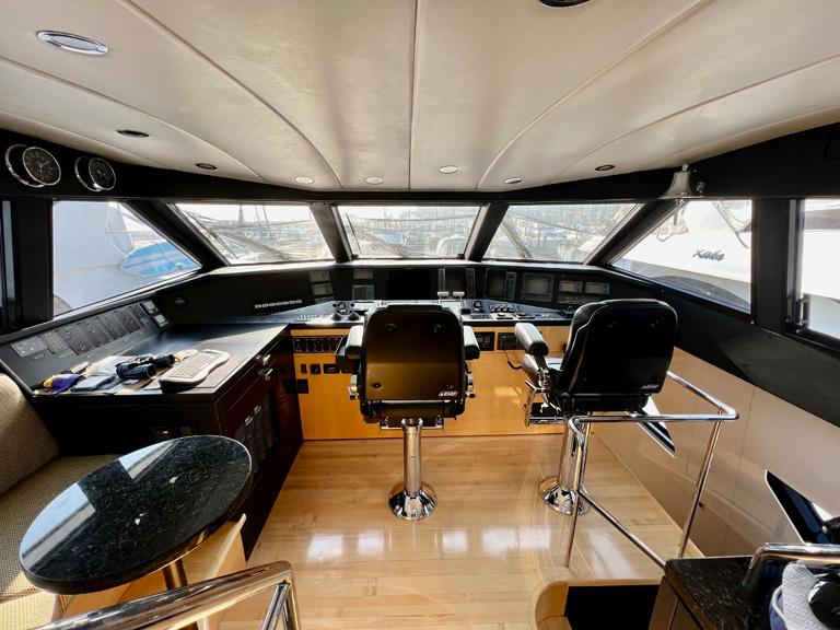 2000 Queenship Caribe Series #TBBH301M0 inventory image at Sun Country Yachts, South Lake Union (Seattle) 2000 Queenship Caribe Series #TBBH301M0 inventory image at Sun Country Yachts, South Lake Union (Seattle)