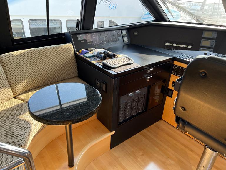 2000 Queenship Caribe Series #TBBH301M0 inventory image at Sun Country Yachts, South Lake Union (Seattle) 2000 Queenship Caribe Series #TBBH301M0 inventory image at Sun Country Yachts, South Lake Union (Seattle)