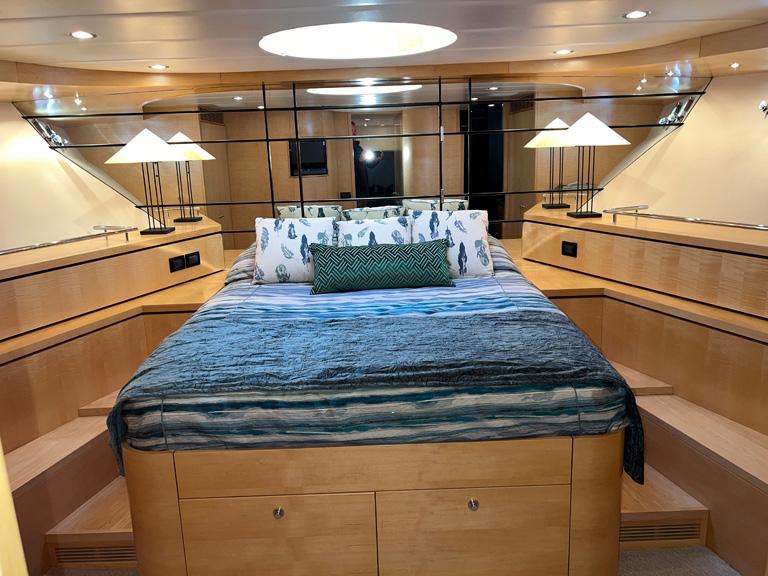 2000 Queenship Caribe Series #TBBH301M0 inventory image at Sun Country Yachts, South Lake Union (Seattle) 2000 Queenship Caribe Series #TBBH301M0 inventory image at Sun Country Yachts, South Lake Union (Seattle)