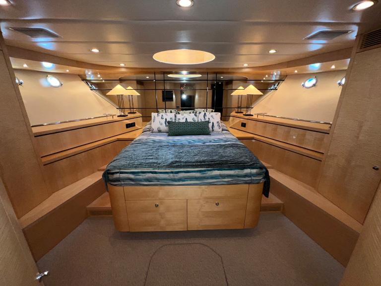 2000 Queenship Caribe Series #TBBH301M0 inventory image at Sun Country Yachts, South Lake Union (Seattle) 2000 Queenship Caribe Series #TBBH301M0 inventory image at Sun Country Yachts, South Lake Union (Seattle)