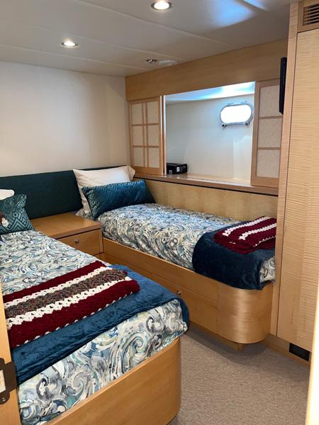 2000 Queenship Caribe Series #TBBH301M0 inventory image at Sun Country Yachts, South Lake Union (Seattle) 2000 Queenship Caribe Series #TBBH301M0 inventory image at Sun Country Yachts, South Lake Union (Seattle)