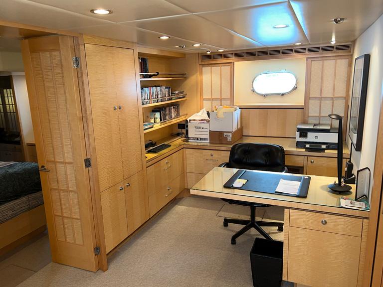 2000 Queenship Caribe Series #TBBH301M0 inventory image at Sun Country Yachts, South Lake Union (Seattle) 2000 Queenship Caribe Series #TBBH301M0 inventory image at Sun Country Yachts, South Lake Union (Seattle)