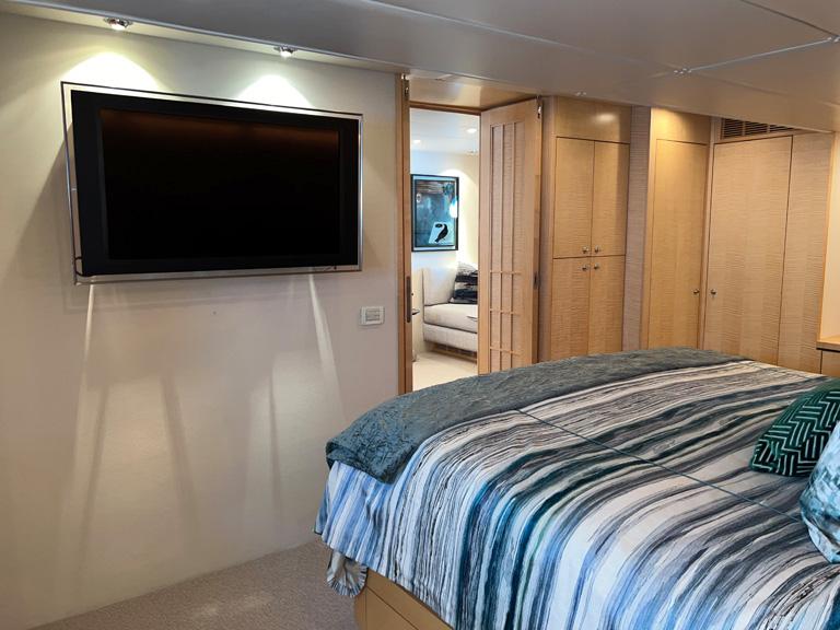 2000 Queenship Caribe Series #TBBH301M0 inventory image at Sun Country Yachts, South Lake Union (Seattle) 2000 Queenship Caribe Series #TBBH301M0 inventory image at Sun Country Yachts, South Lake Union (Seattle)