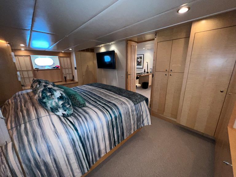2000 Queenship Caribe Series #TBBH301M0 inventory image at Sun Country Yachts, South Lake Union (Seattle) 2000 Queenship Caribe Series #TBBH301M0 inventory image at Sun Country Yachts, South Lake Union (Seattle)
