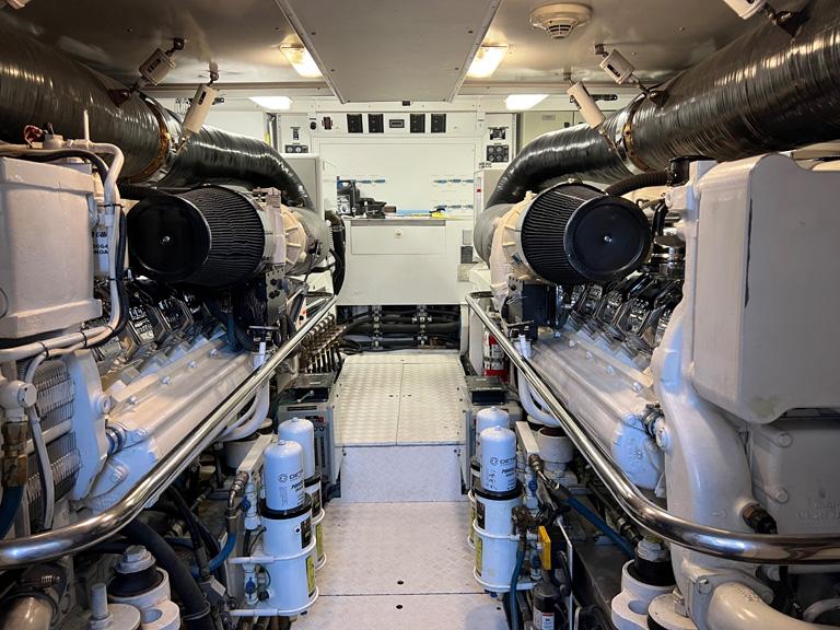 2000 Queenship Caribe Series #TBBH301M0 inventory image at Sun Country Yachts, South Lake Union (Seattle) 2000 Queenship Caribe Series #TBBH301M0 inventory image at Sun Country Yachts, South Lake Union (Seattle)
