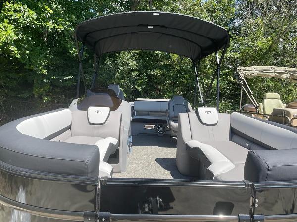 2022 Tahoe Pontoons boat for sale, model of the boat is Cascade 2385 Versatile Rear Lounger & Image # 7 of 14