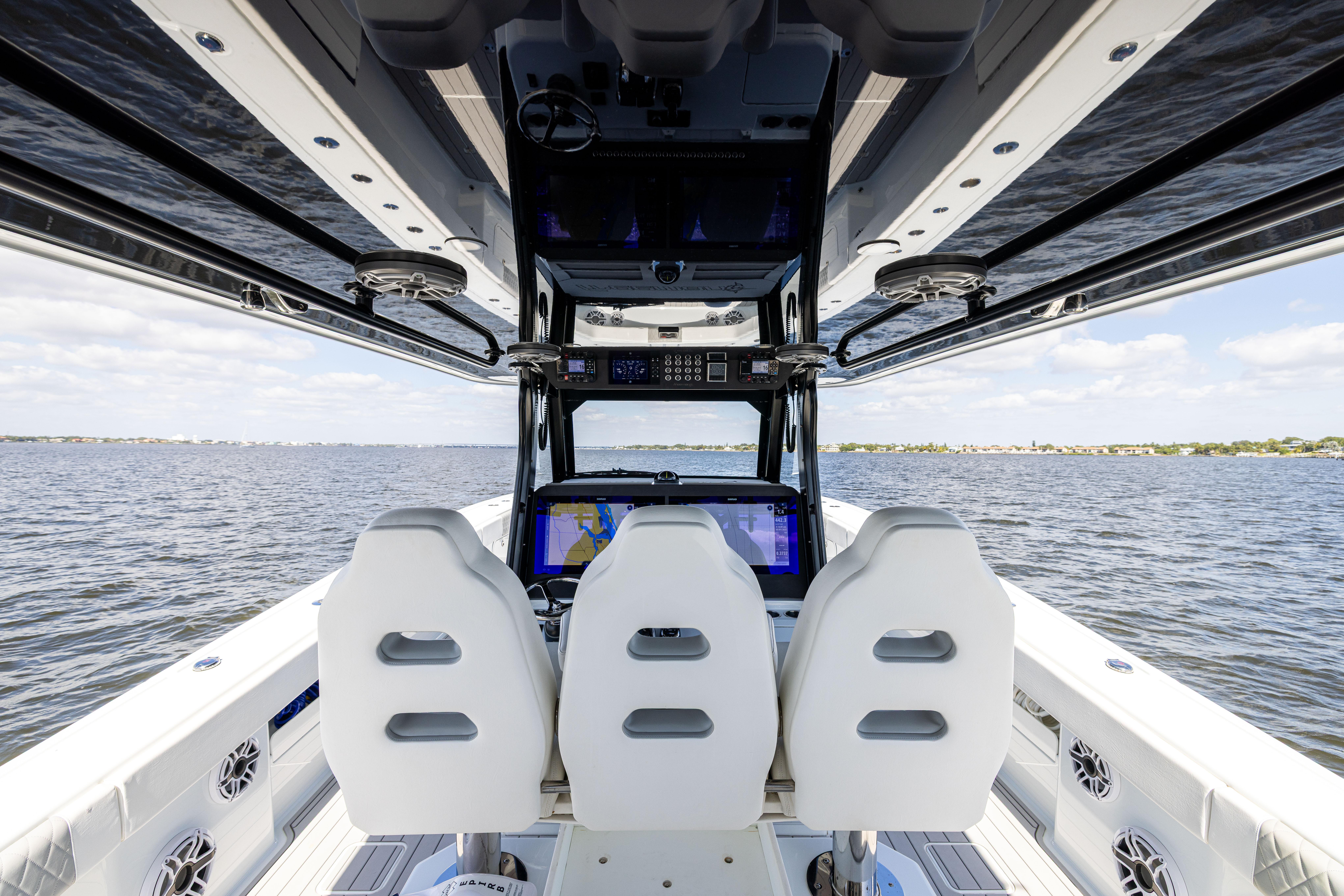 2022-freeman-47-center-console-power-9783844-20250506065426916-1_XLARGE