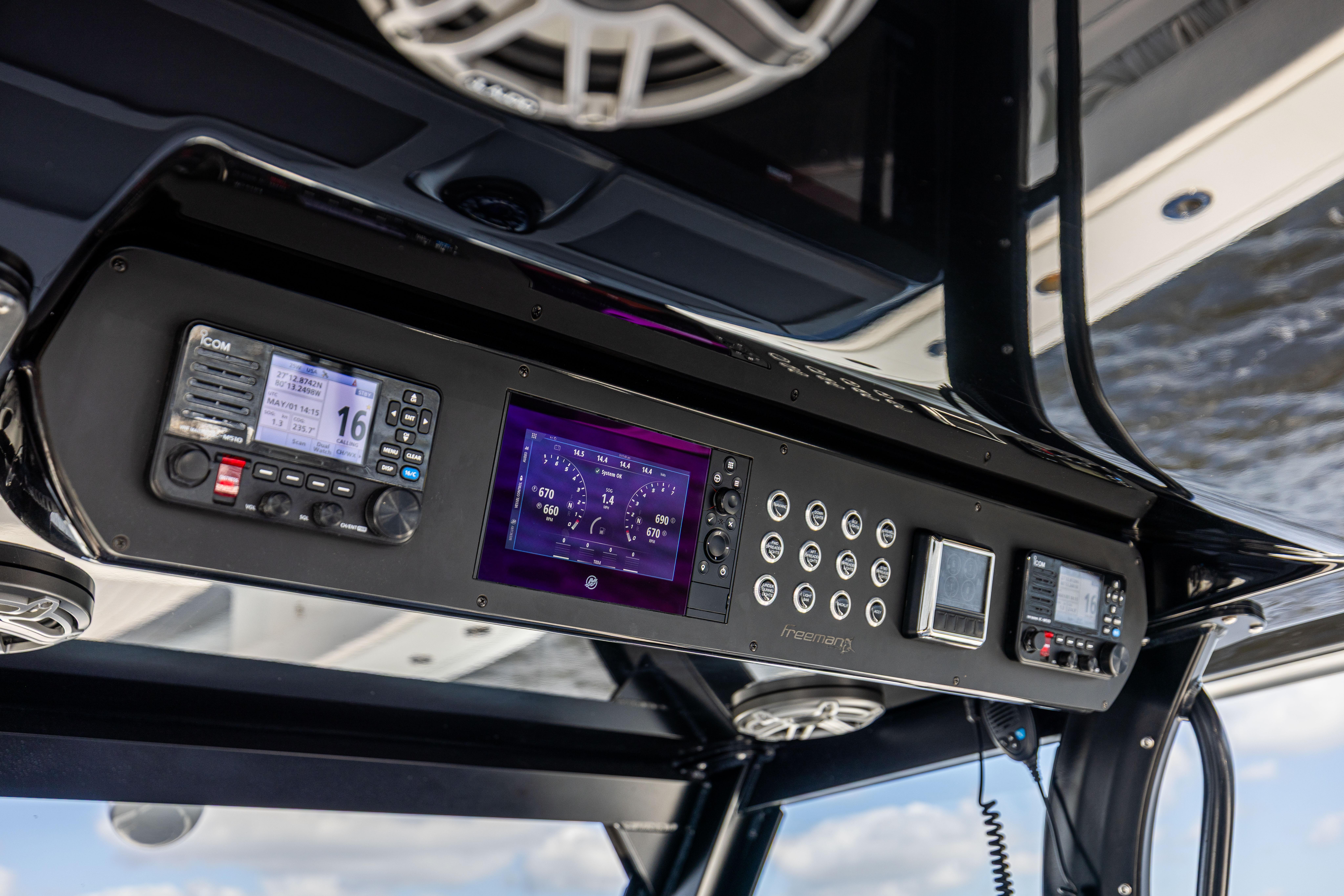 2022-freeman-47-center-console-power-9783844-20250506065509231-1_XLARGE