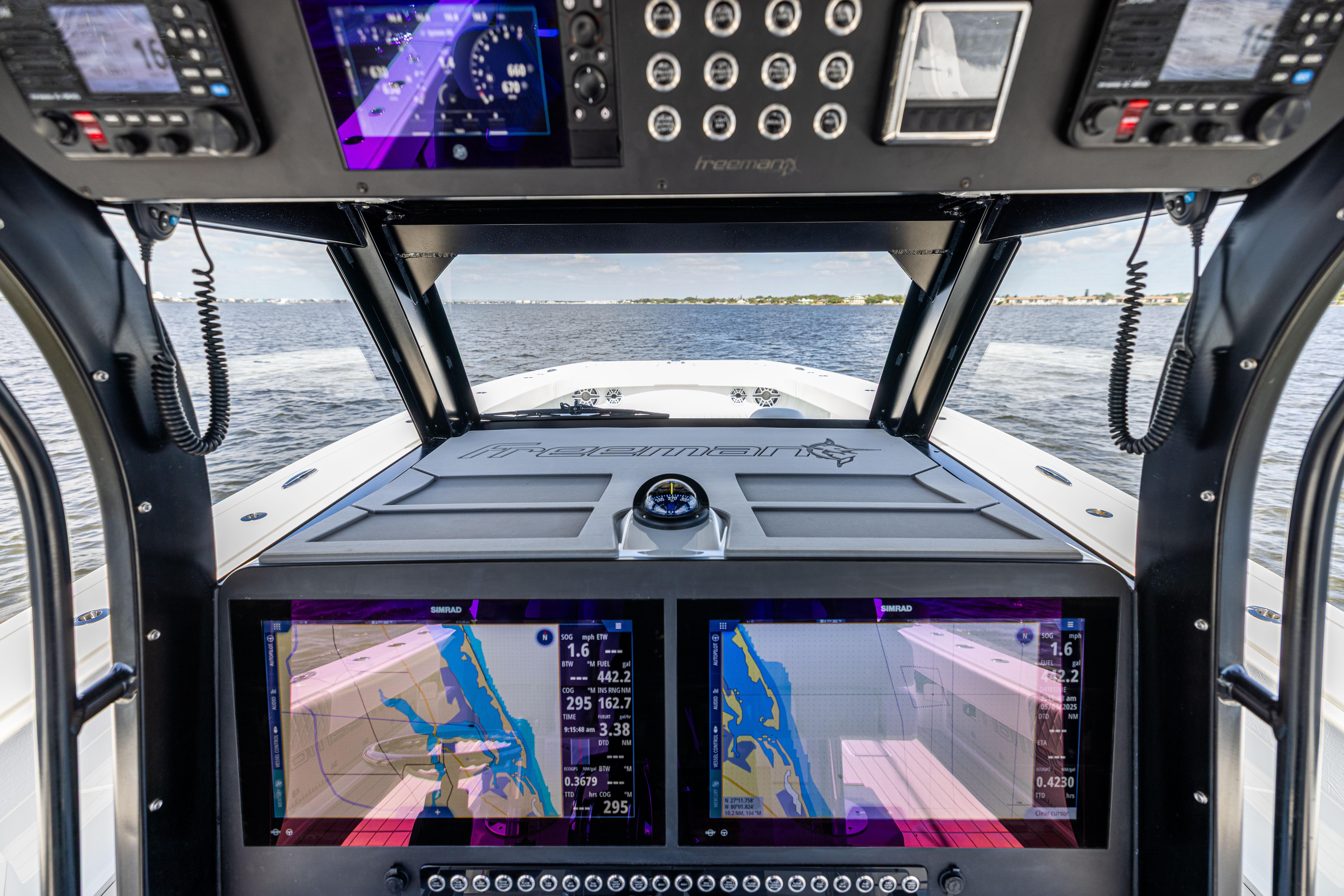 2022-freeman-47-center-console-power-9783844-20250506065518280-1_XLARGE