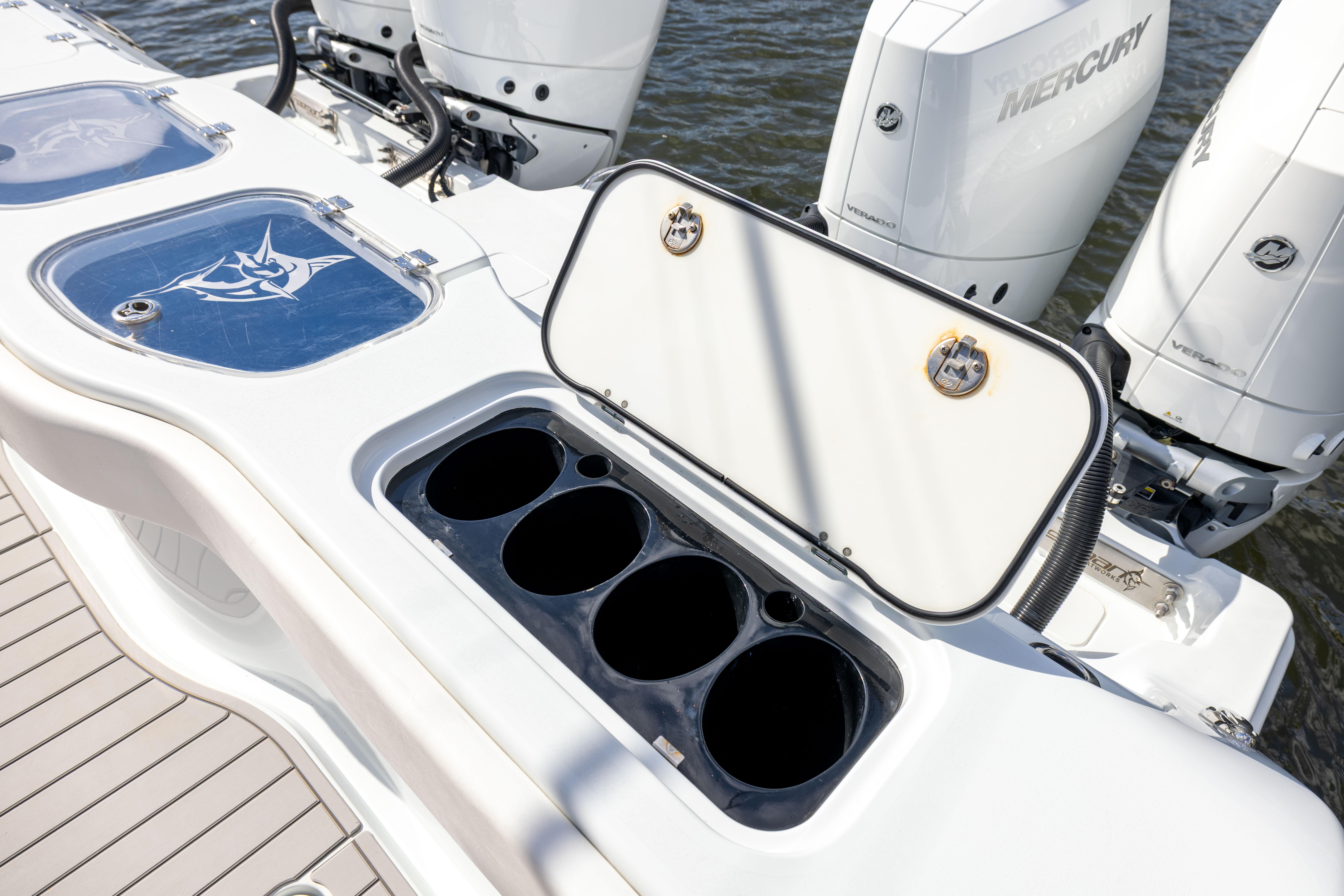2022-freeman-47-center-console-power-9783844-20250506070120985-1_XLARGE