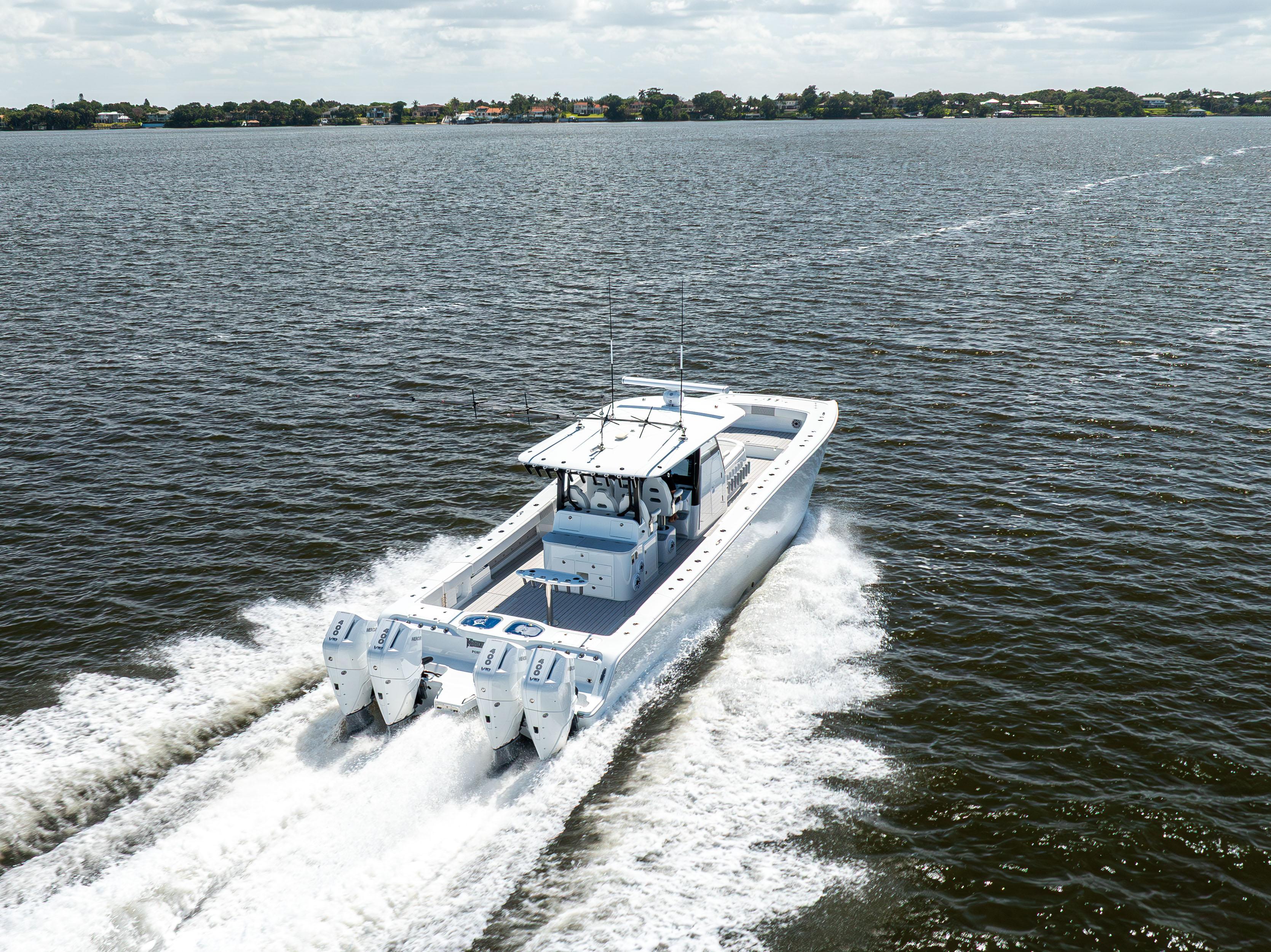 2022-freeman-47-center-console-power-9783844-20250506071052754-1_XLARGE