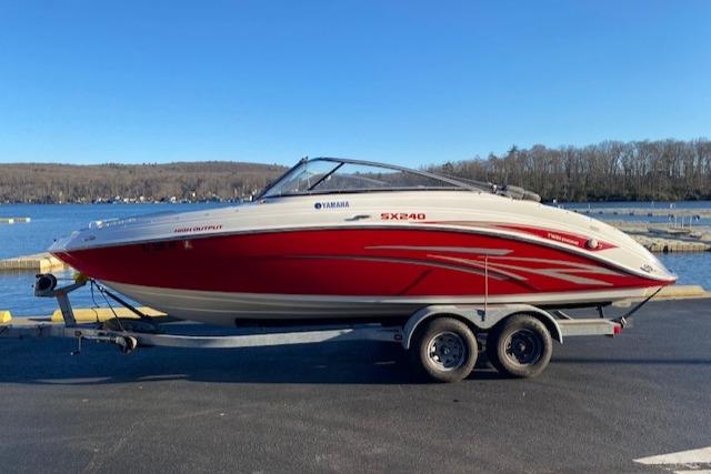 2010 Yamaha boats SX240 High Output