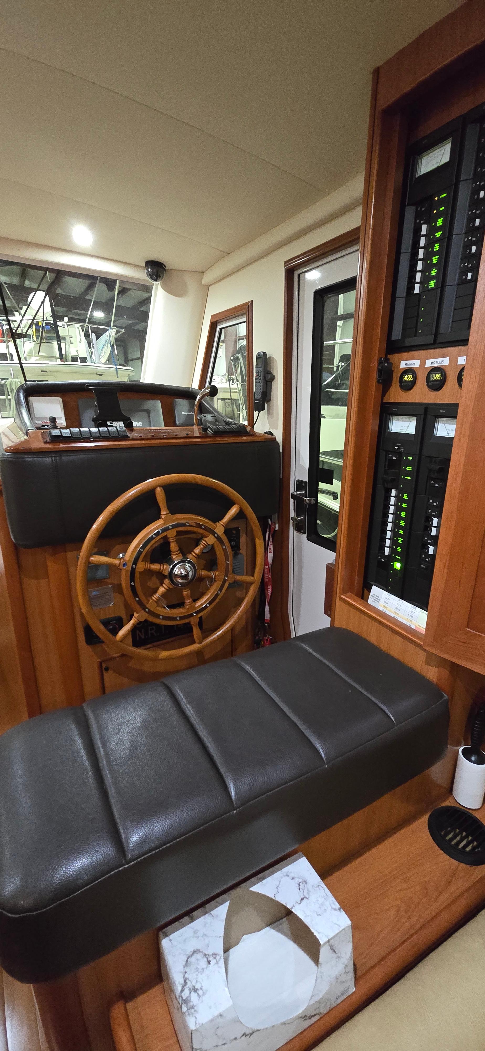 Mainship-395 Trawler 2011-Mano 1 QC-CA-9723846 | Thumbnail