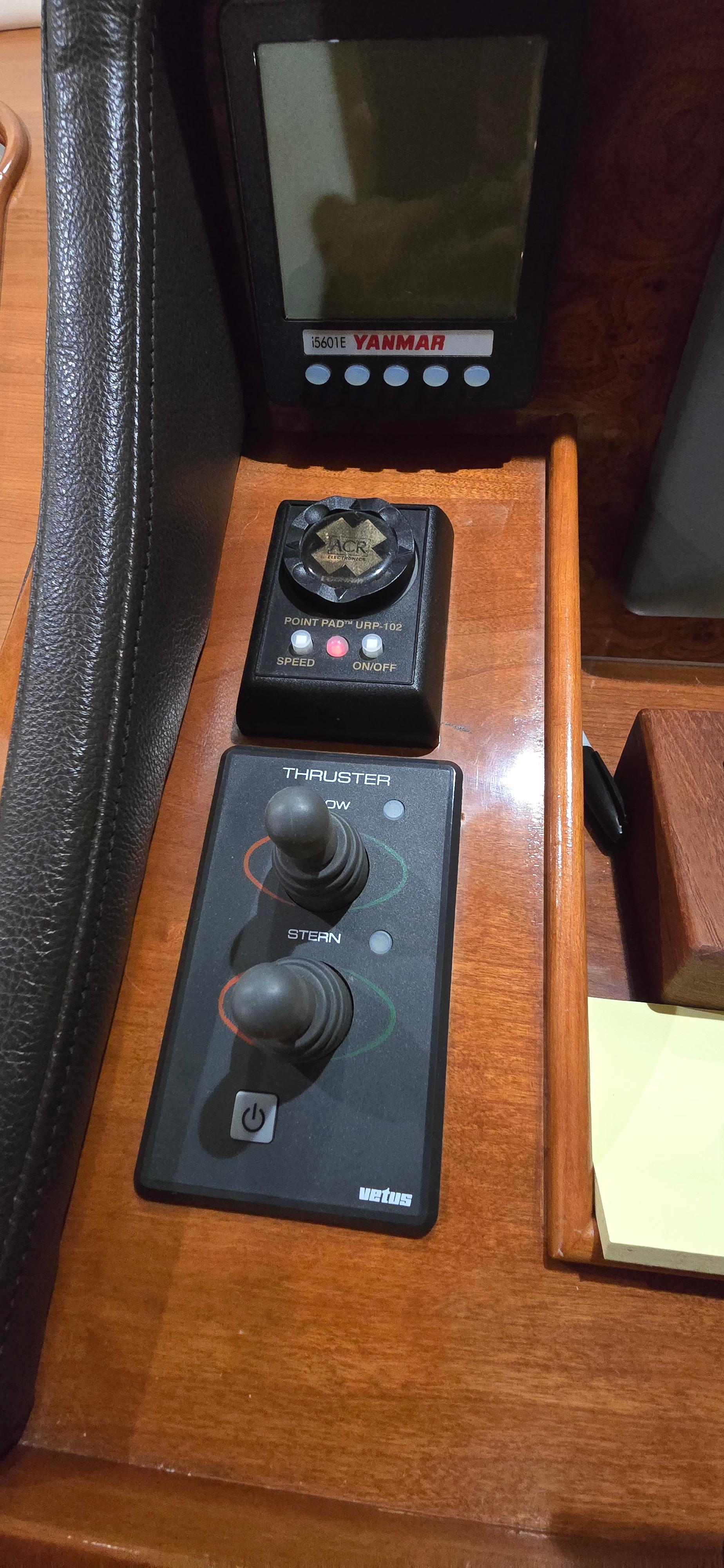 Mainship-395 Trawler 2011-Mano 1 QC-CA-9723846 | Thumbnail