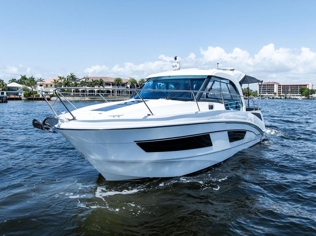 Yacht Photos Pics