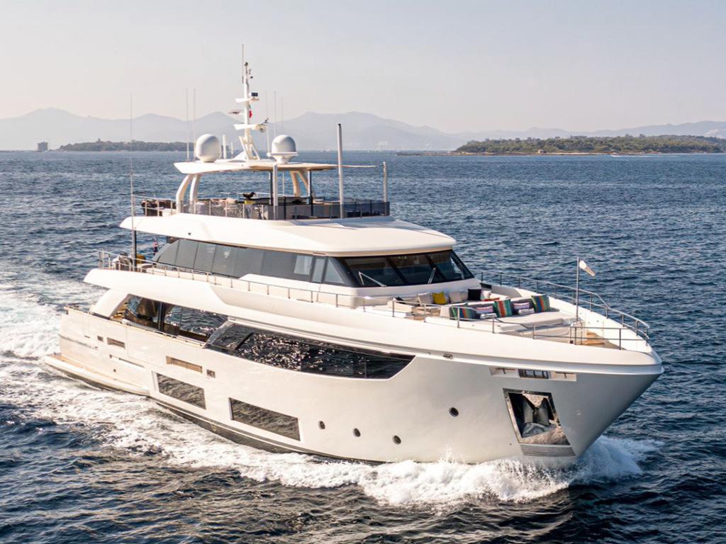 CUSTOMLINE Navetta 33