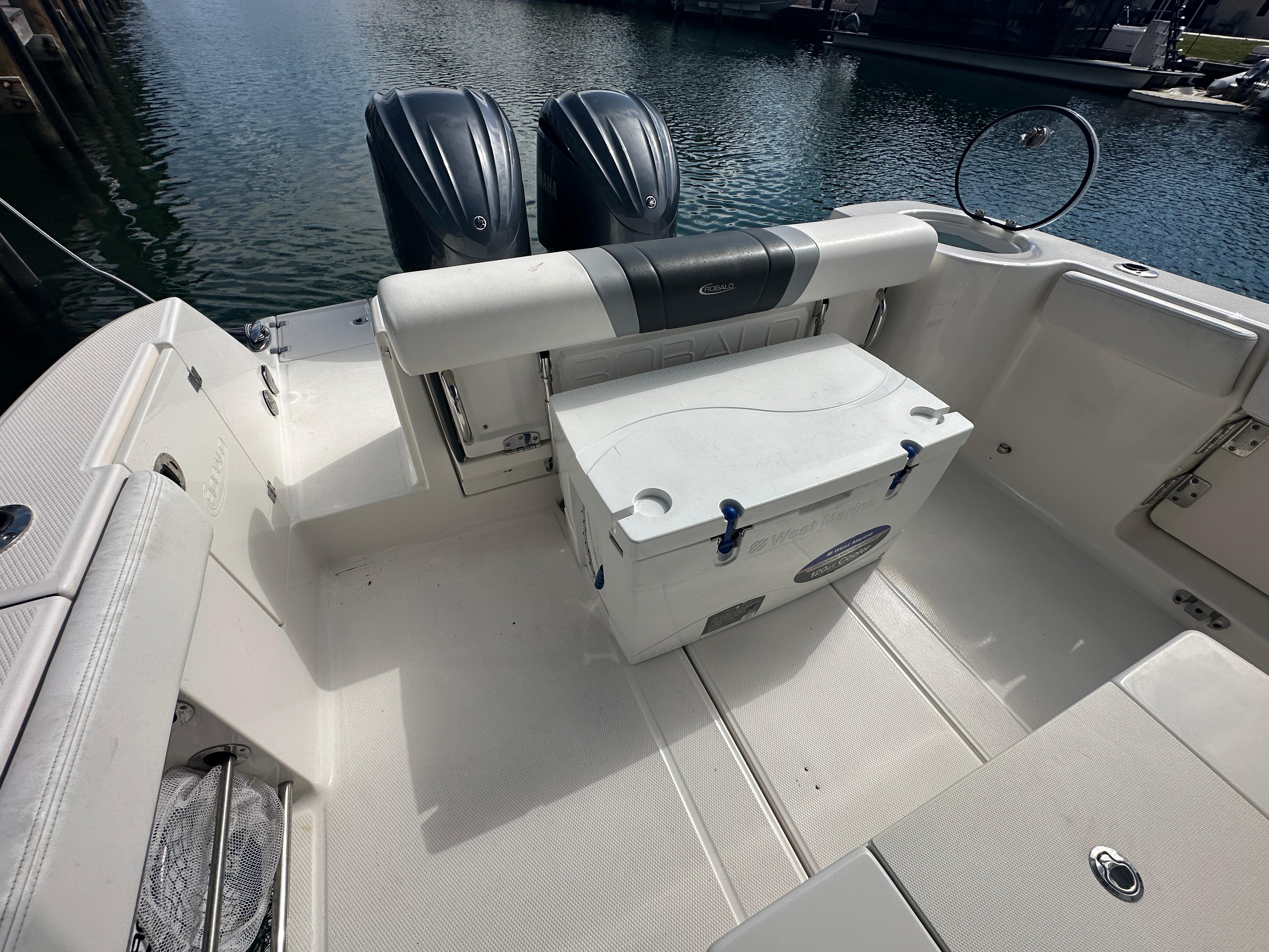 2022-robalo-r272-power-9743858-976054041-0-010420251847-8