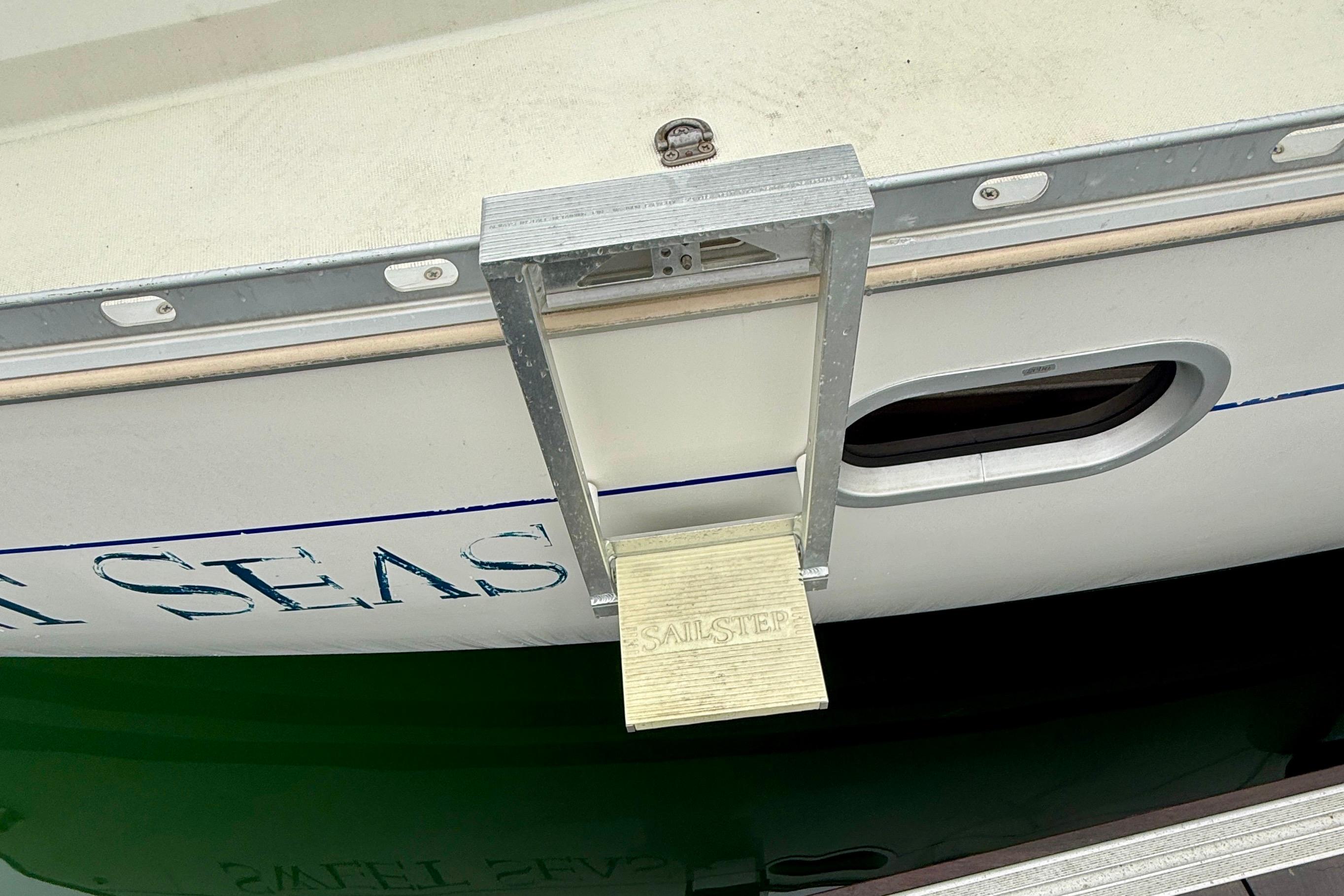 Jeanneau Sun Odyssey 36.2 (1997) with Sailstep ladder attached to the side.