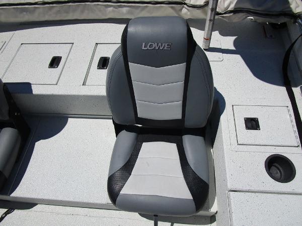 2016 Lowe boat for sale, model of the boat is 20 Catfish & Image # 5 of 18