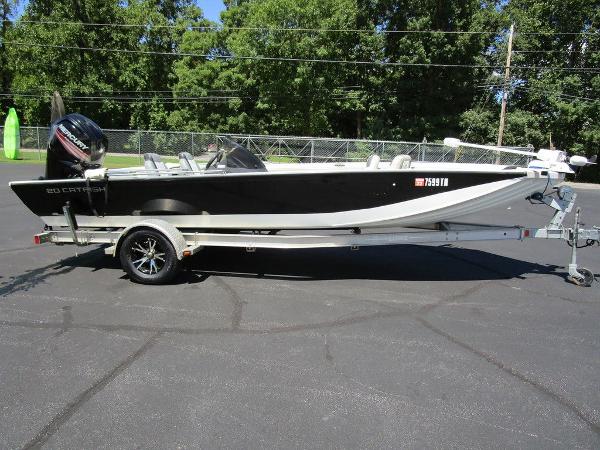 2016 Lowe boat for sale, model of the boat is 20 Catfish & Image # 15 of 18