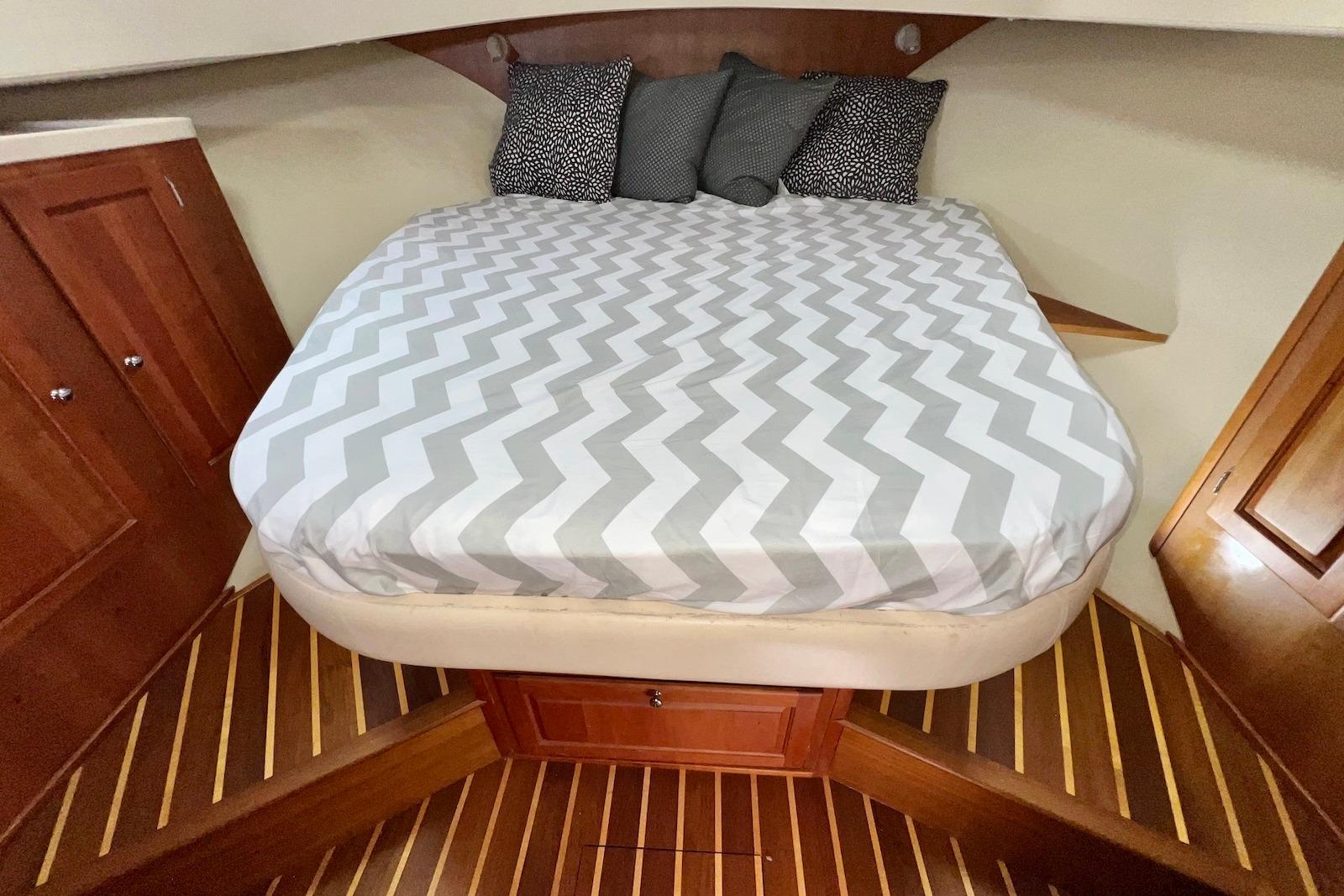 VA 10471 BH Knot 10 Yacht Sales VA 10471 BH Knot 10 Yacht Sales