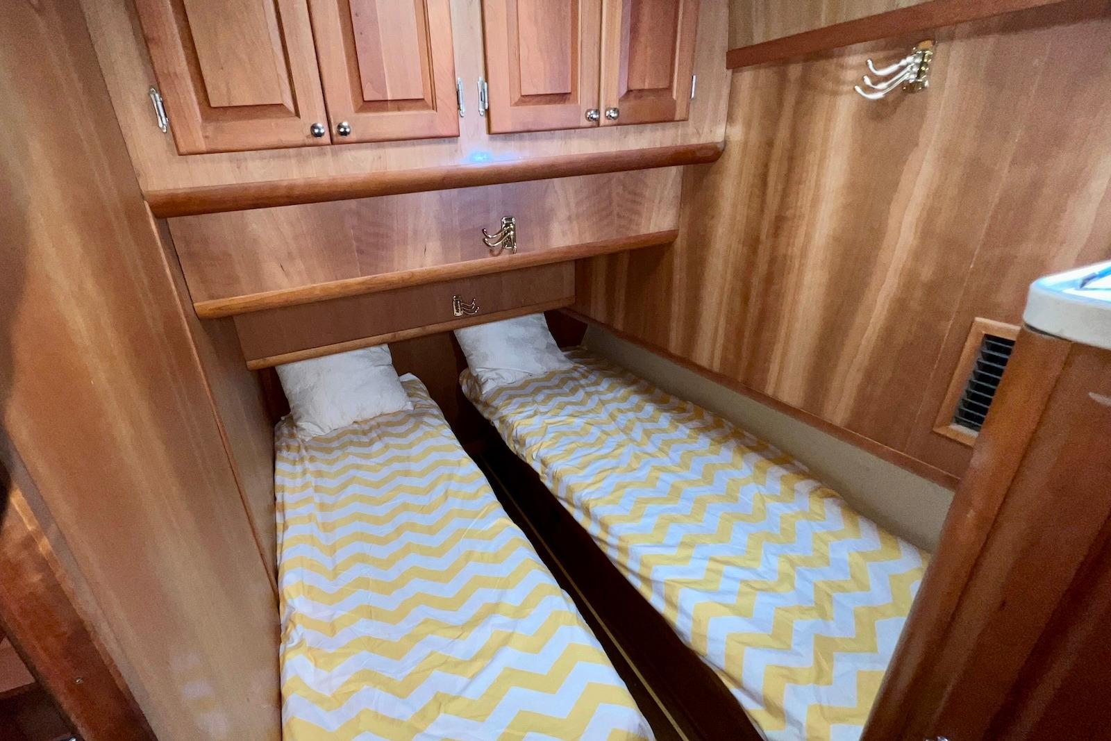 VA 10471 BH Knot 10 Yacht Sales VA 10471 BH Knot 10 Yacht Sales