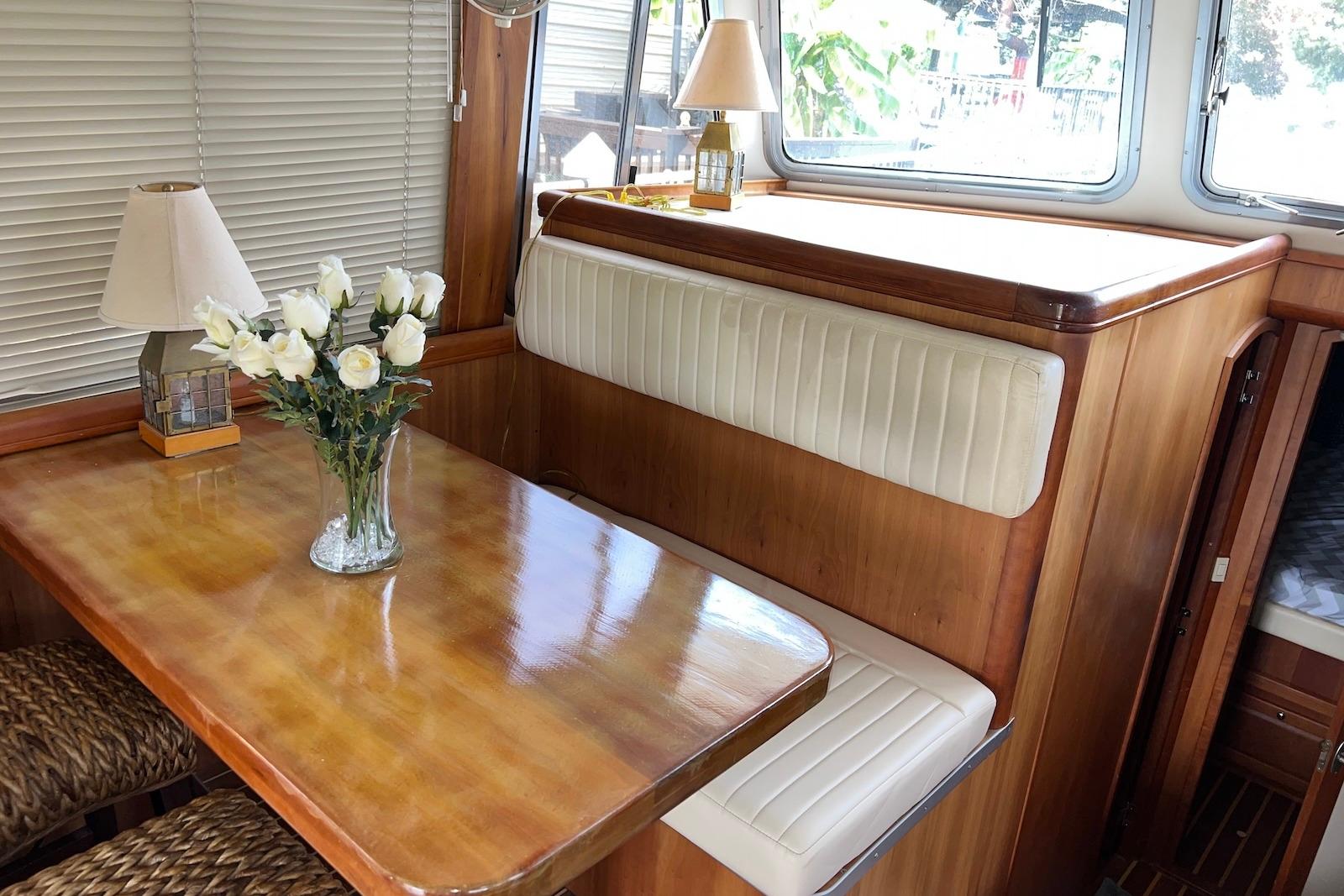 VA 10471 BH Knot 10 Yacht Sales VA 10471 BH Knot 10 Yacht Sales