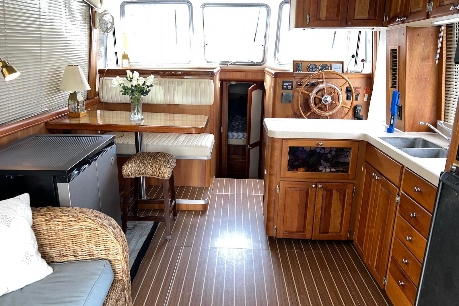 VA 10471 BH Knot 10 Yacht Sales VA 10471 BH Knot 10 Yacht Sales