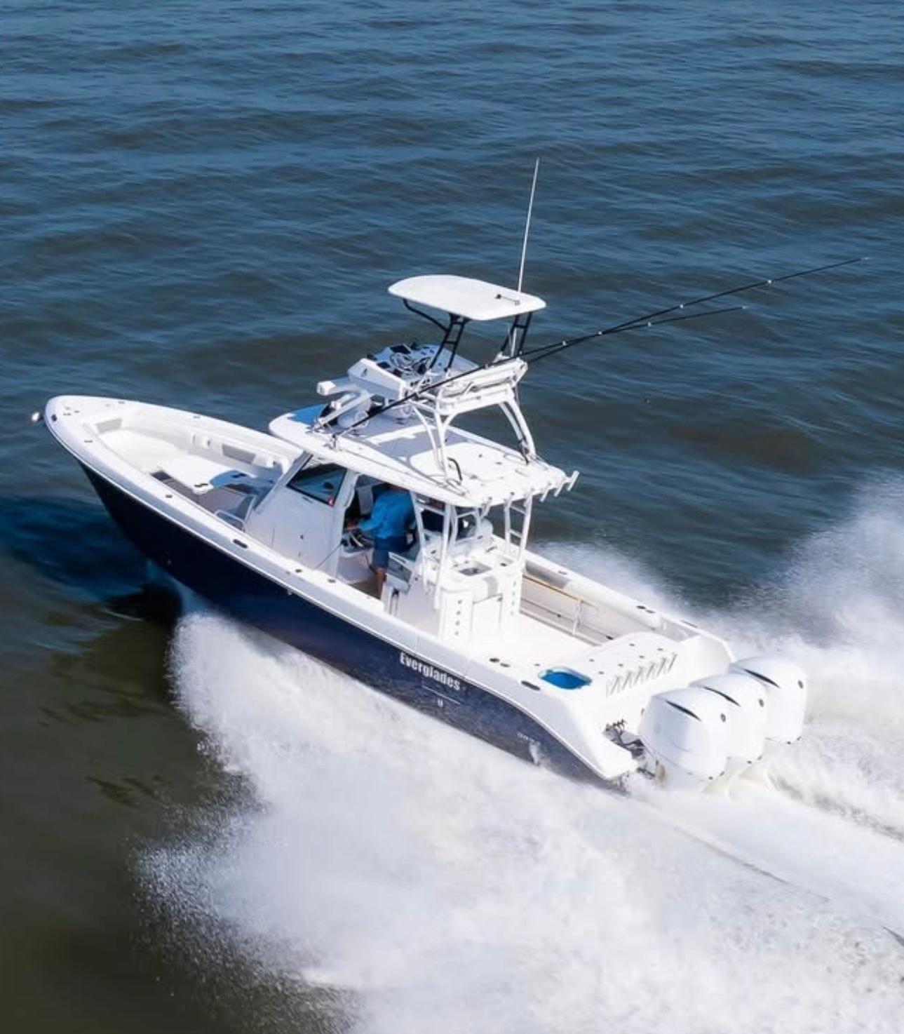 Everglades-355 Center Console 2019-DONE DIGGIN NJ-US-2019 Everglades 355 Center Console boat cruising on open water.-9623866