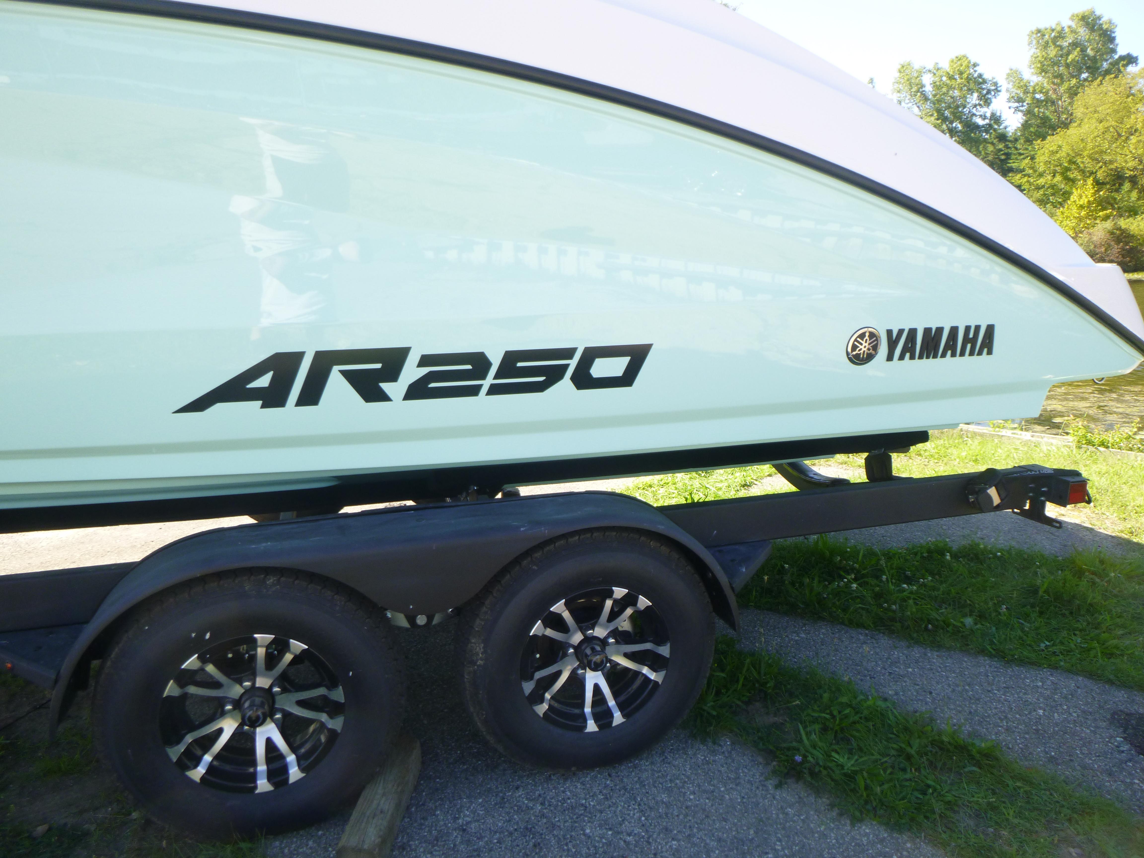 2024 Yamaha Boats AR250 Gallery