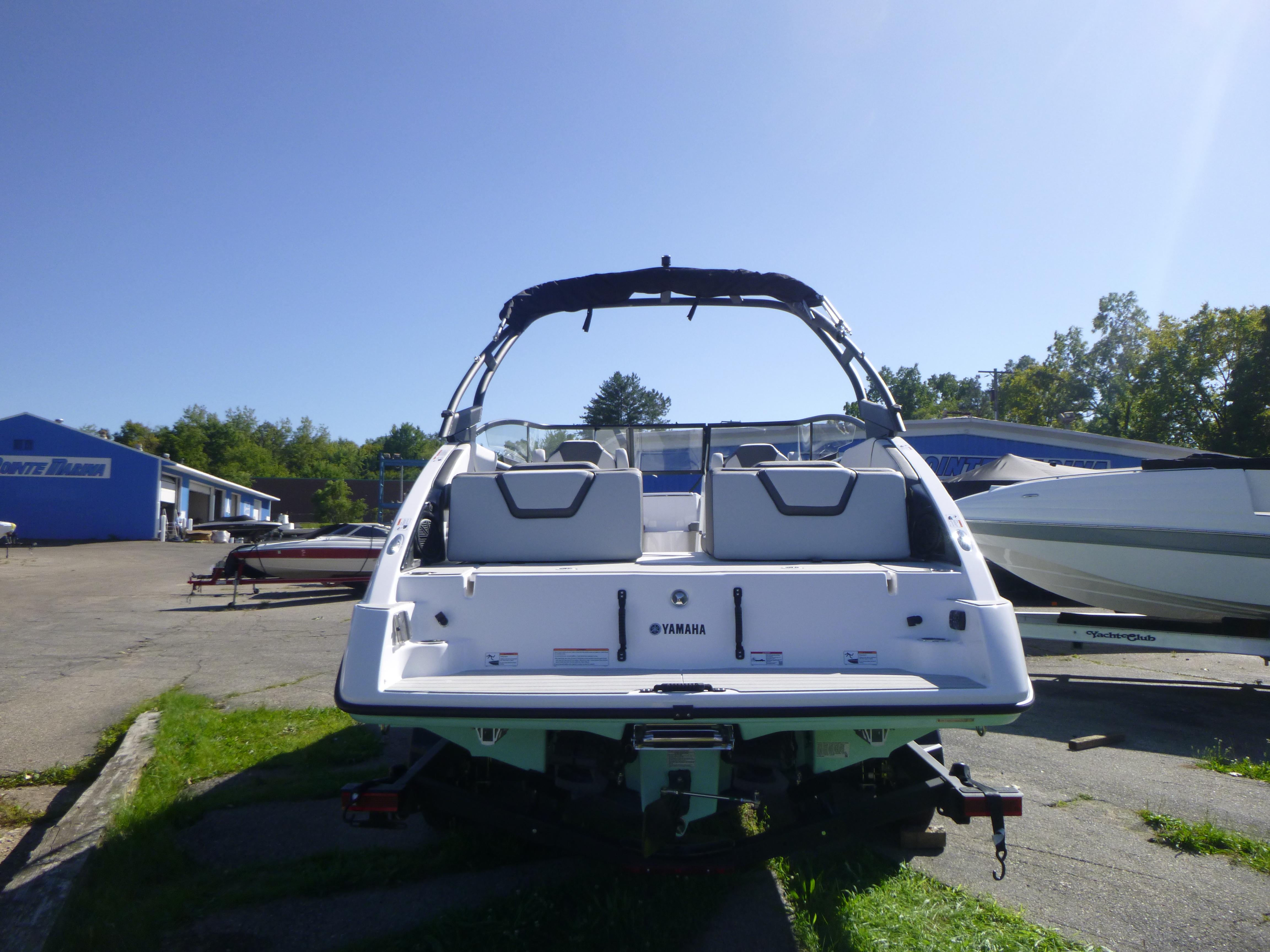 2024 Yamaha Boats AR250 Gallery