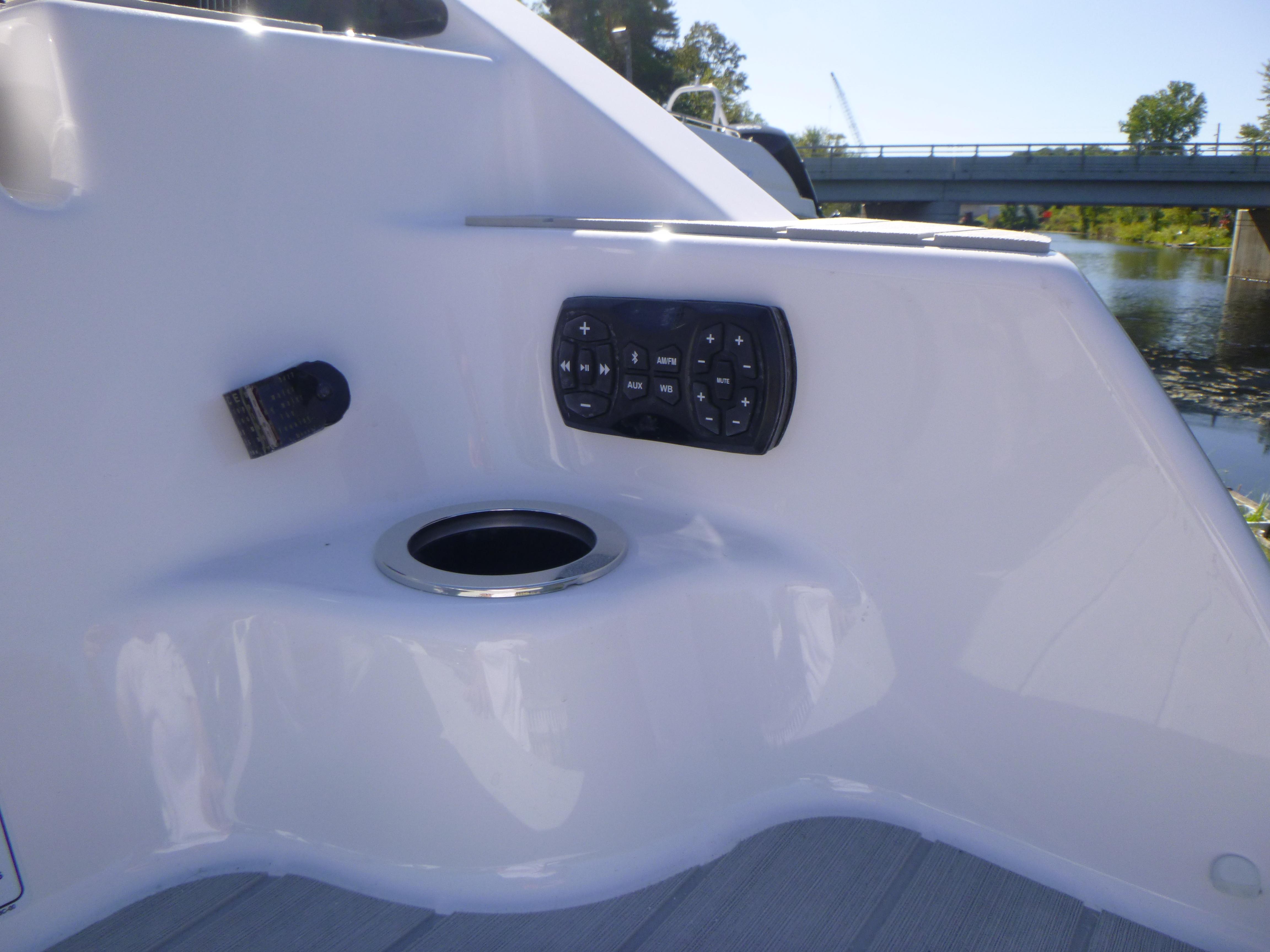 2024 Yamaha Boats AR250 Gallery