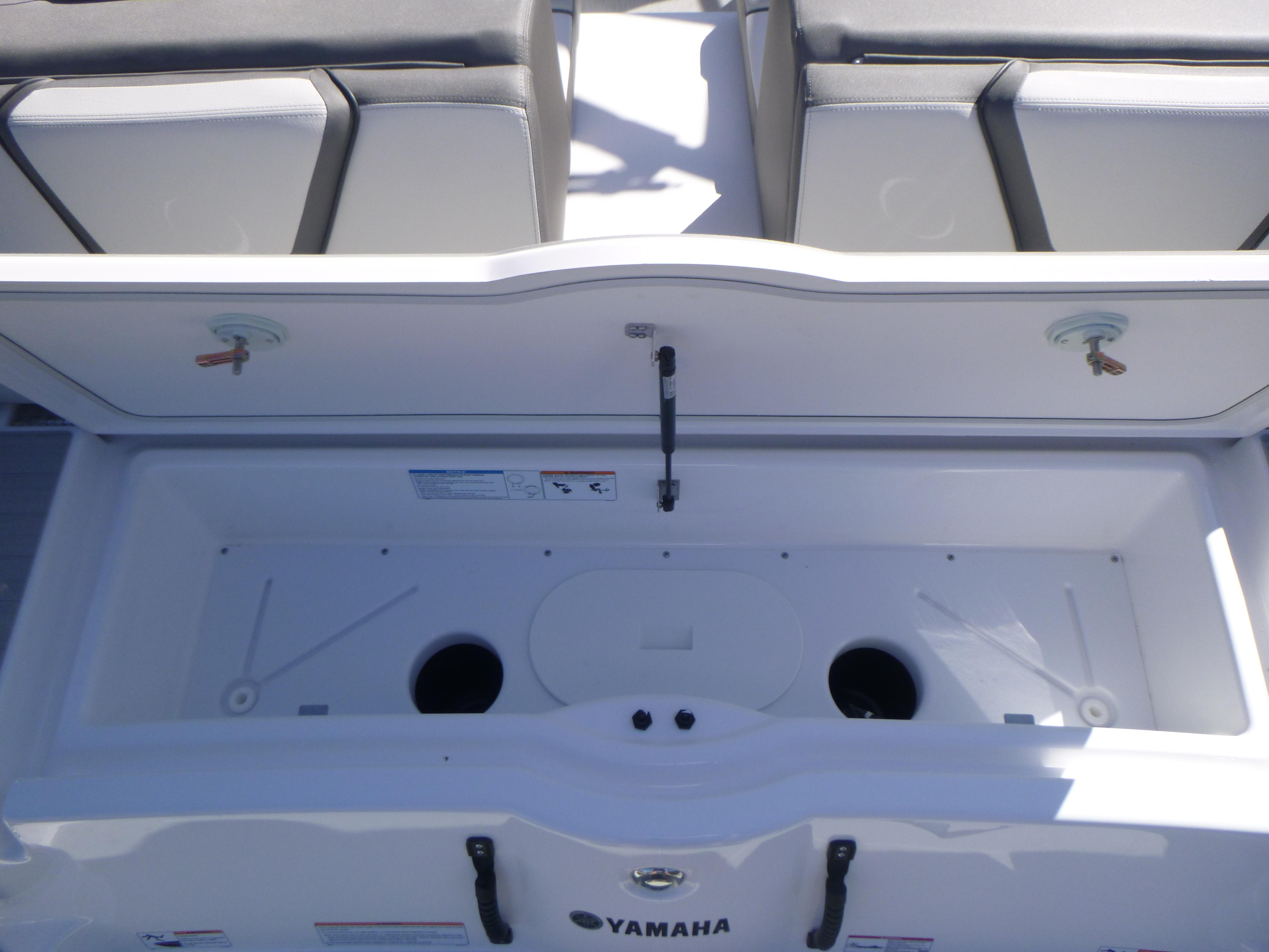 2024 Yamaha Boats AR250 Gallery
