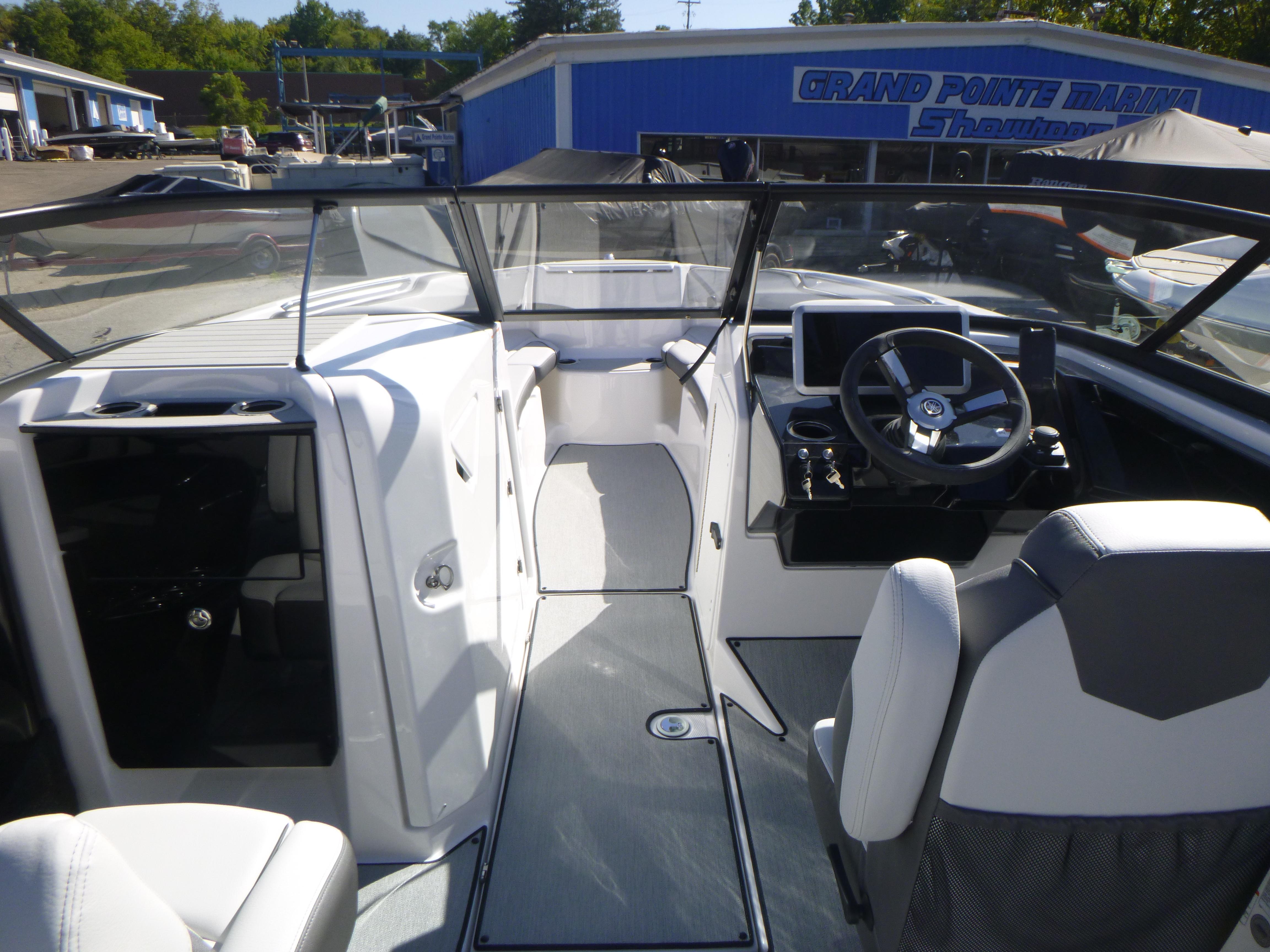 2024 Yamaha Boats AR250 Gallery