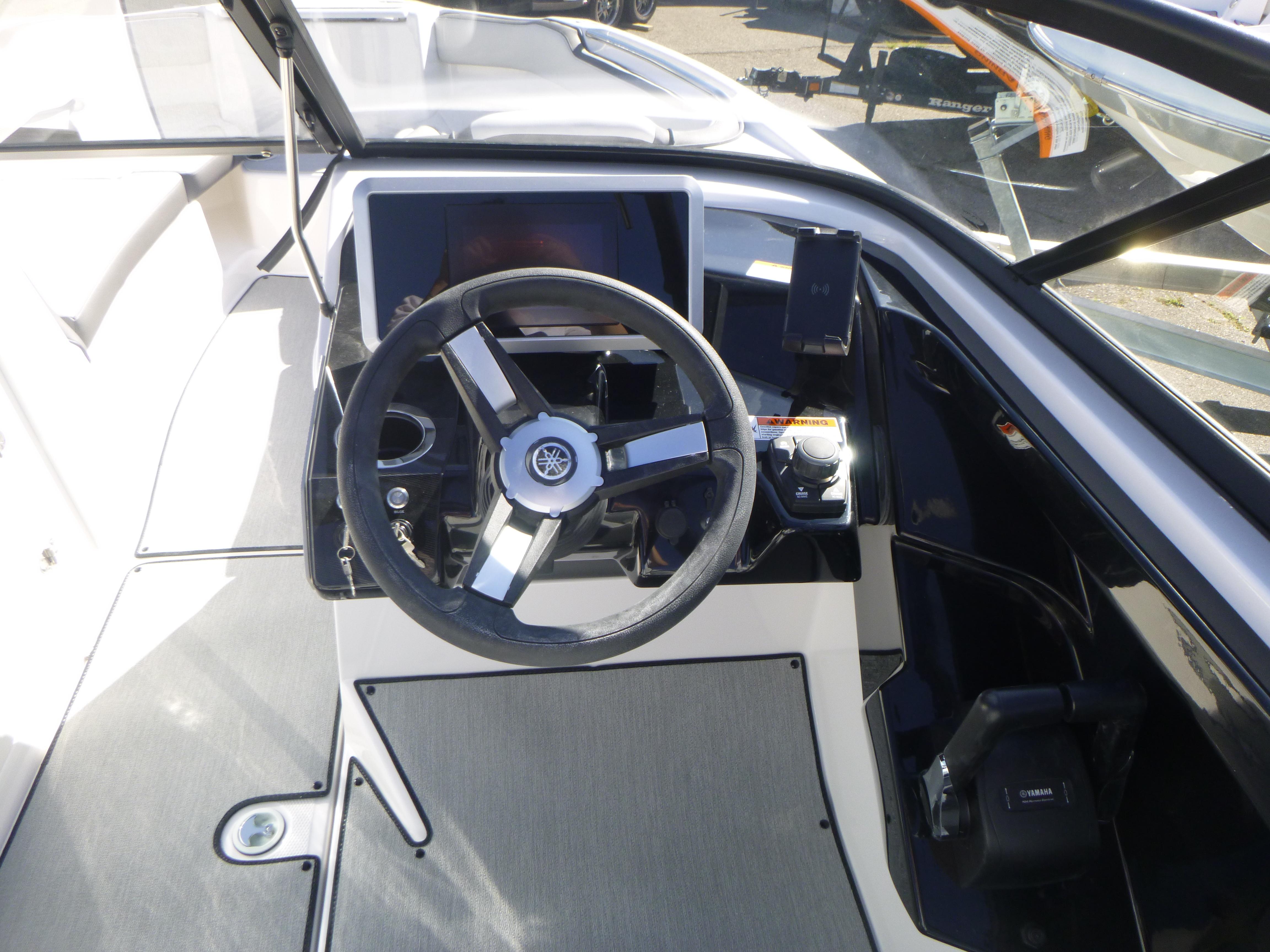 2024 Yamaha Boats AR250 Gallery