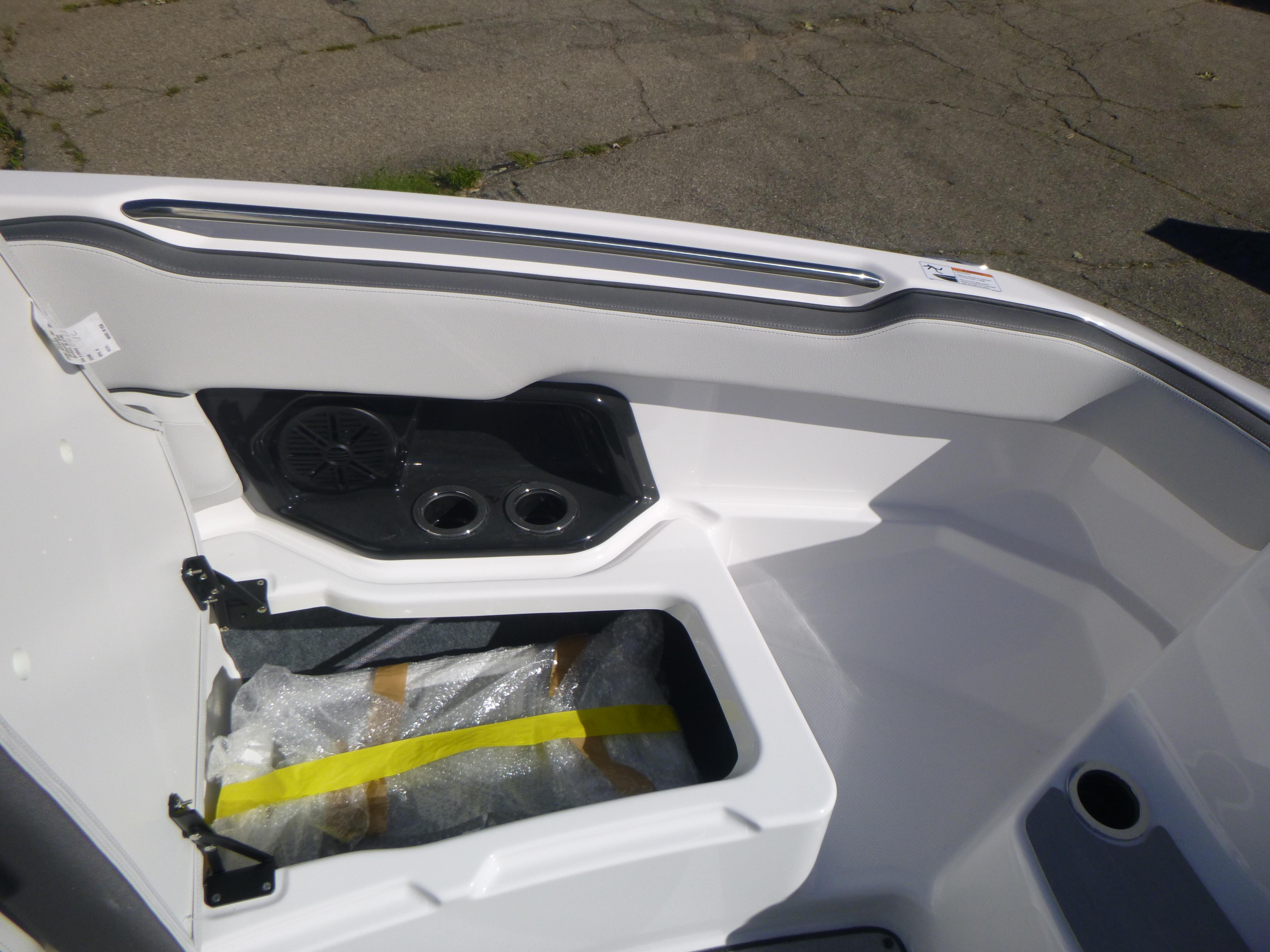 2024 Yamaha Boats AR250 Gallery