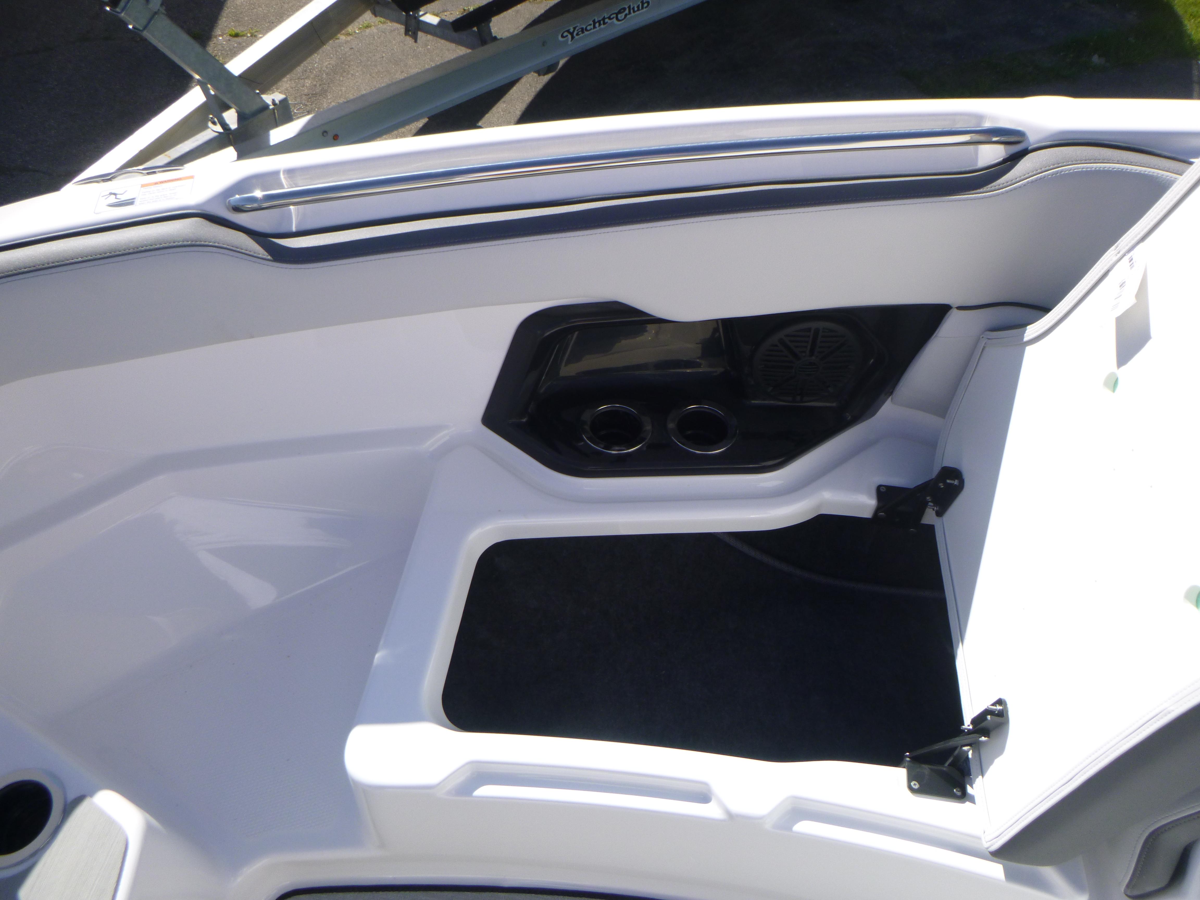 2024 Yamaha Boats AR250 Gallery
