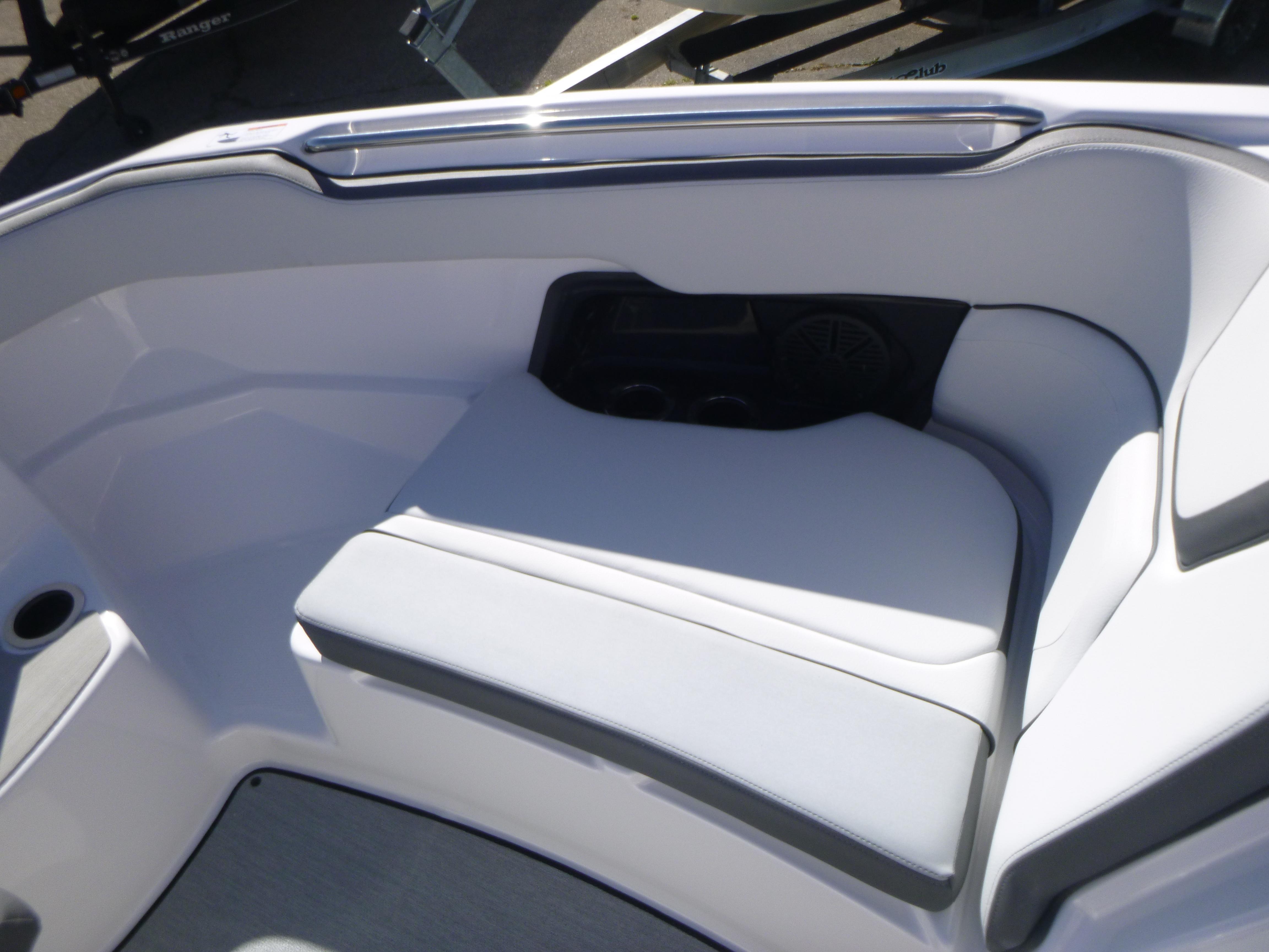 2024 Yamaha Boats AR250 Gallery