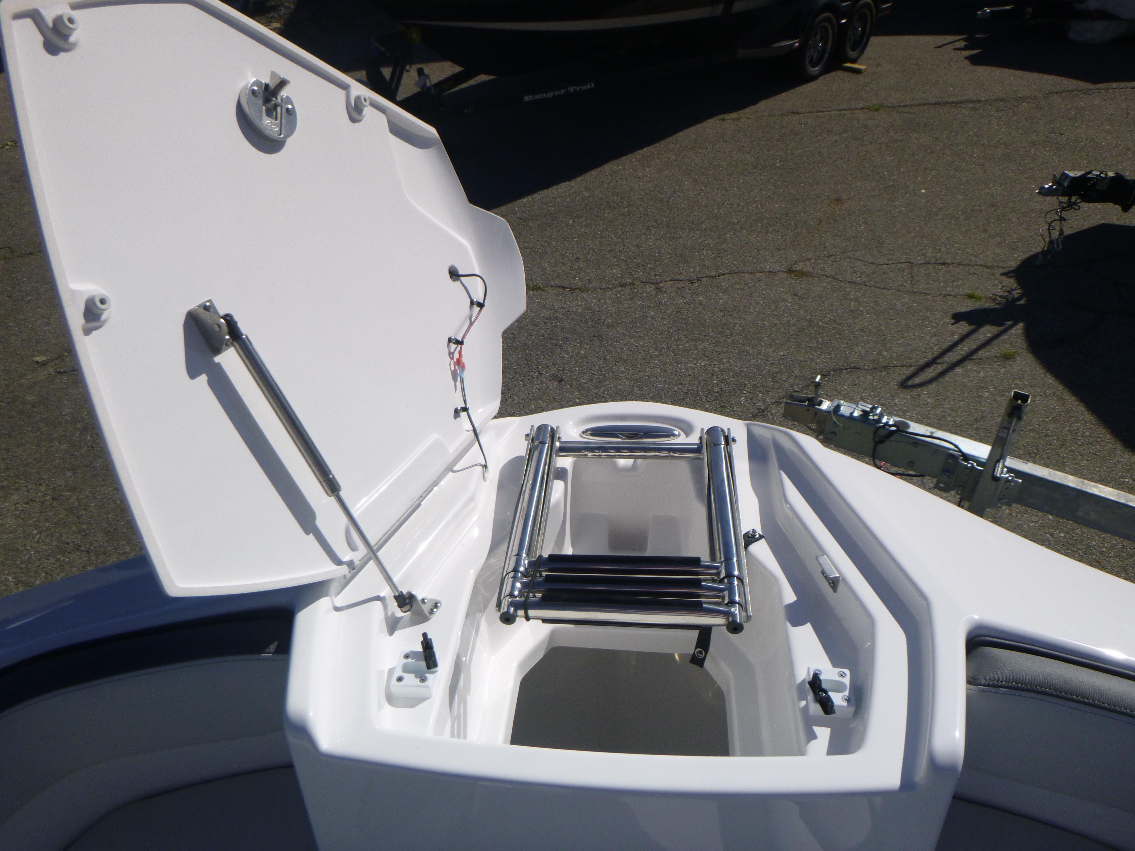 2024 Yamaha Boats AR250 Gallery
