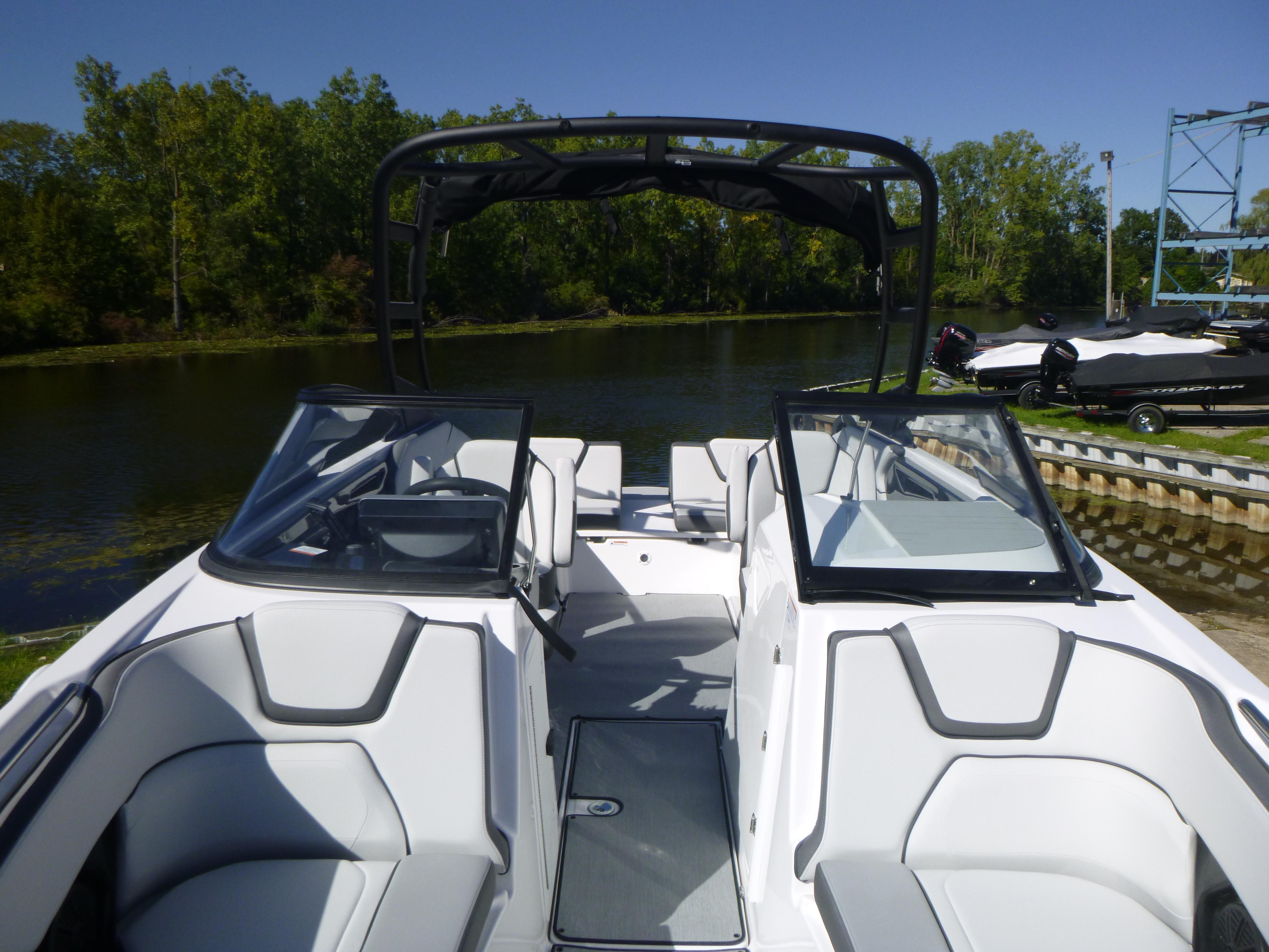 2024 Yamaha Boats AR250 Gallery