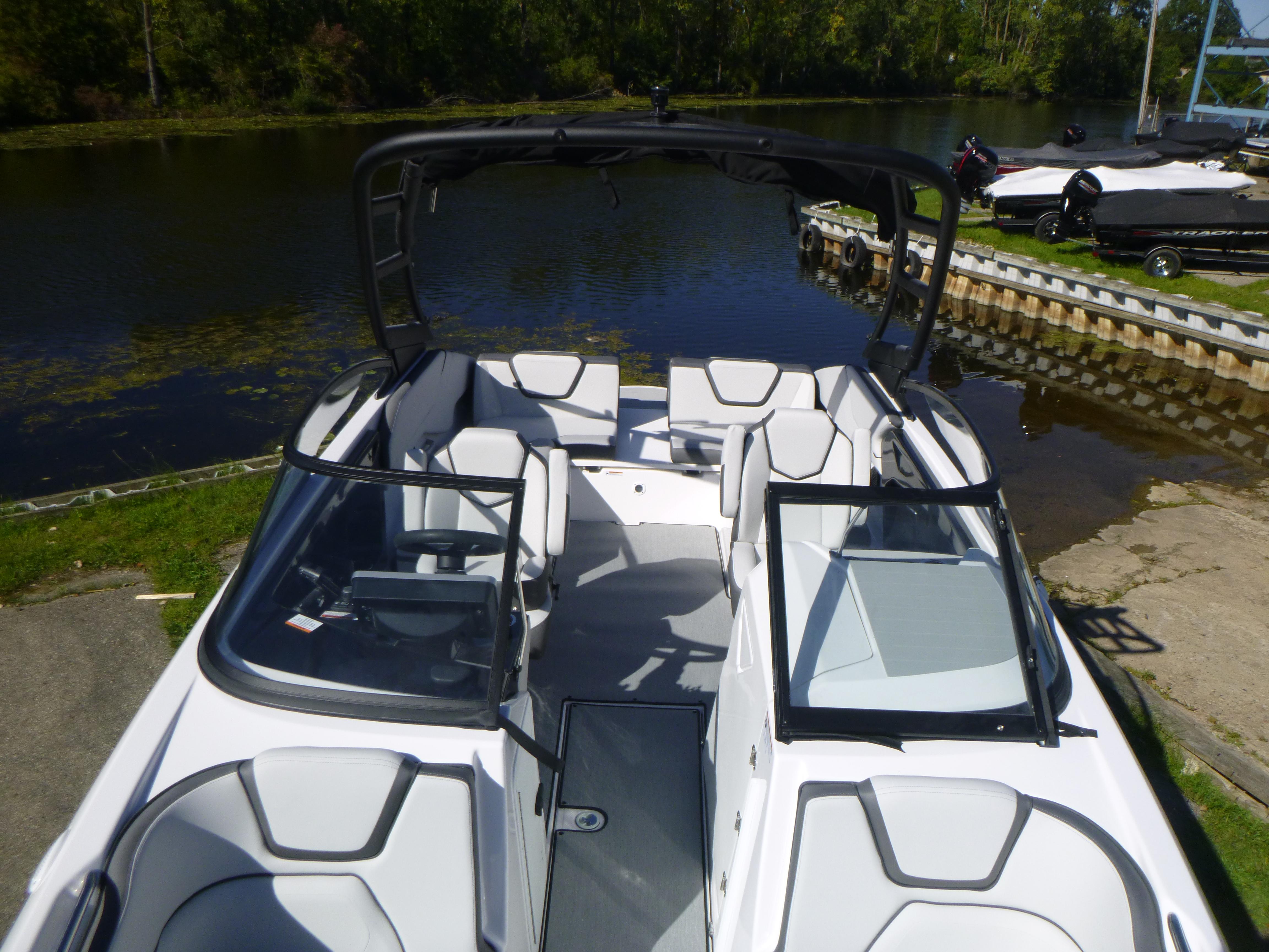 2024 Yamaha Boats AR250 Gallery