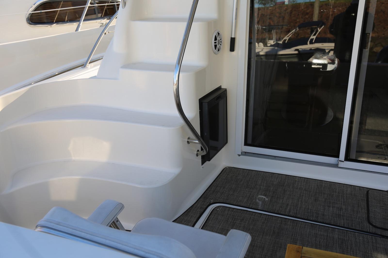 CT 10472 TL Knot 10 Yacht Sales CT 10472 TL Knot 10 Yacht Sales