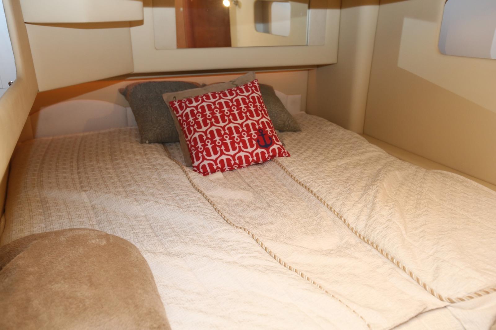 CT 10472 TL Knot 10 Yacht Sales CT 10472 TL Knot 10 Yacht Sales