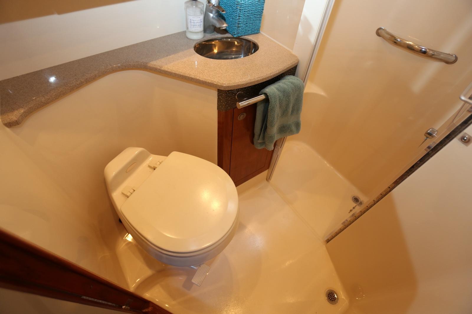 CT 10472 TL Knot 10 Yacht Sales CT 10472 TL Knot 10 Yacht Sales