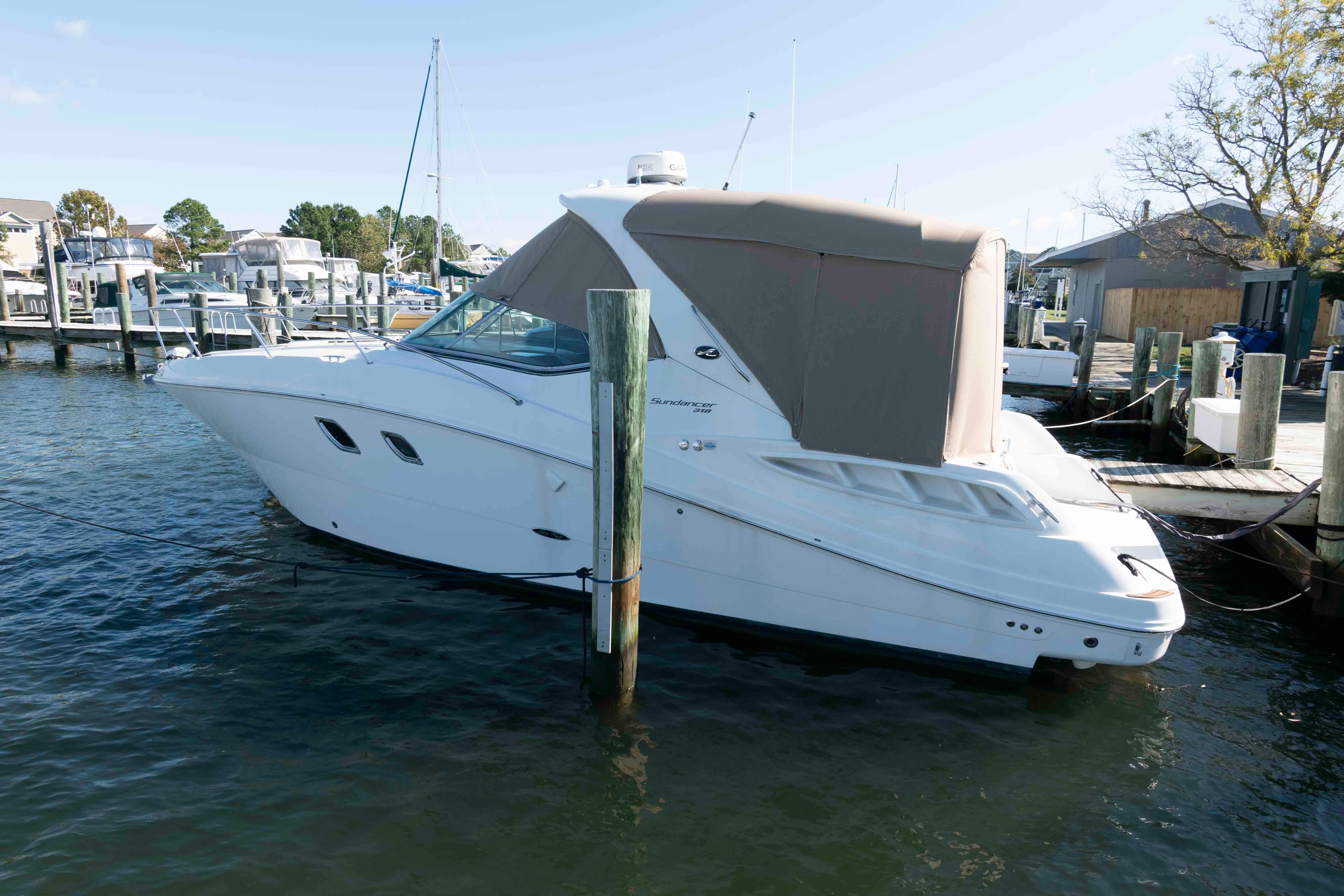 M 10470 EF Knot 10 Yacht Sales M 10470 EF Knot 10 Yacht Sales
